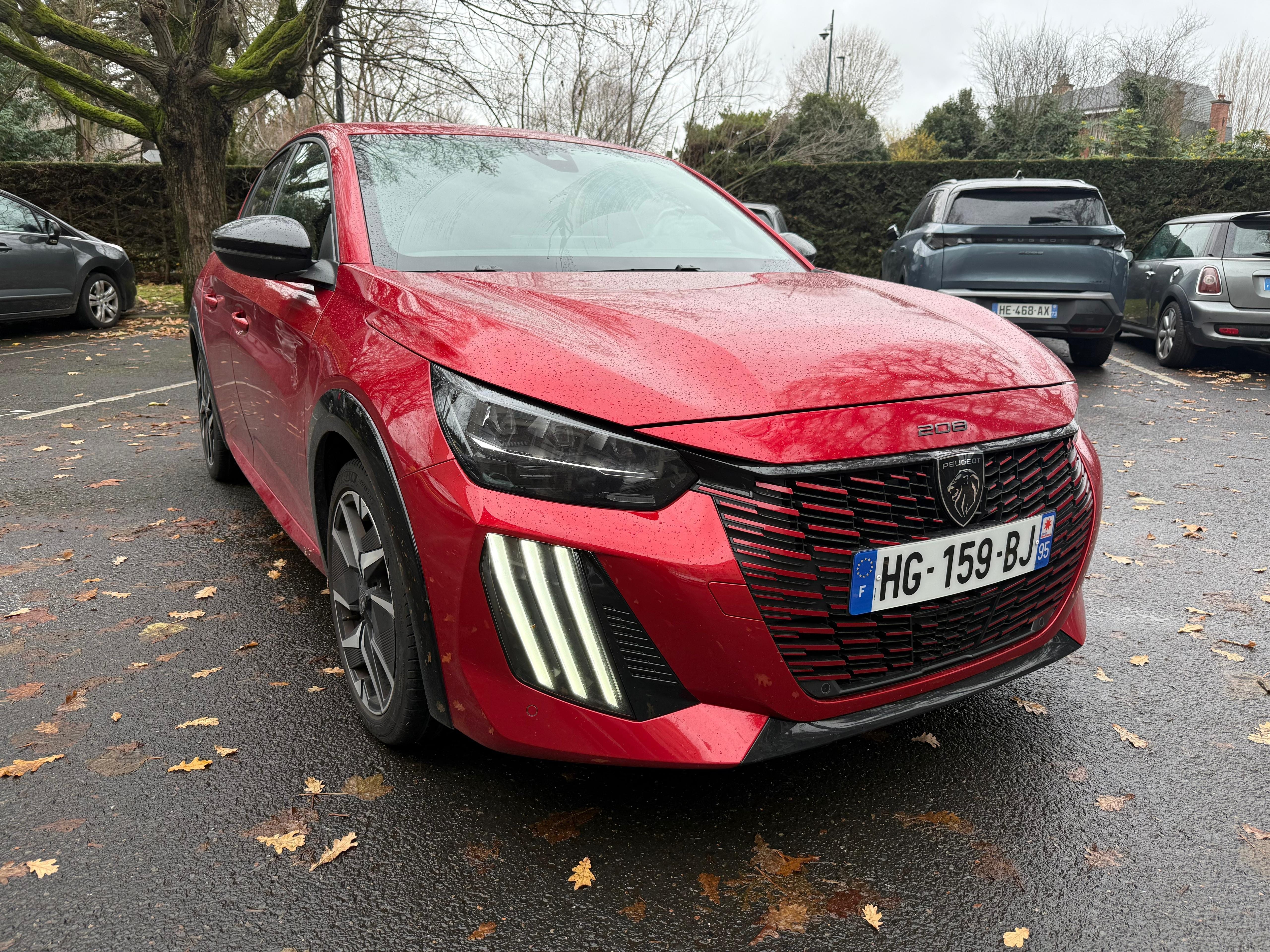 Peugeot 208 GT Line, 2024, Essence 95 / Électrique (hybride), automatique