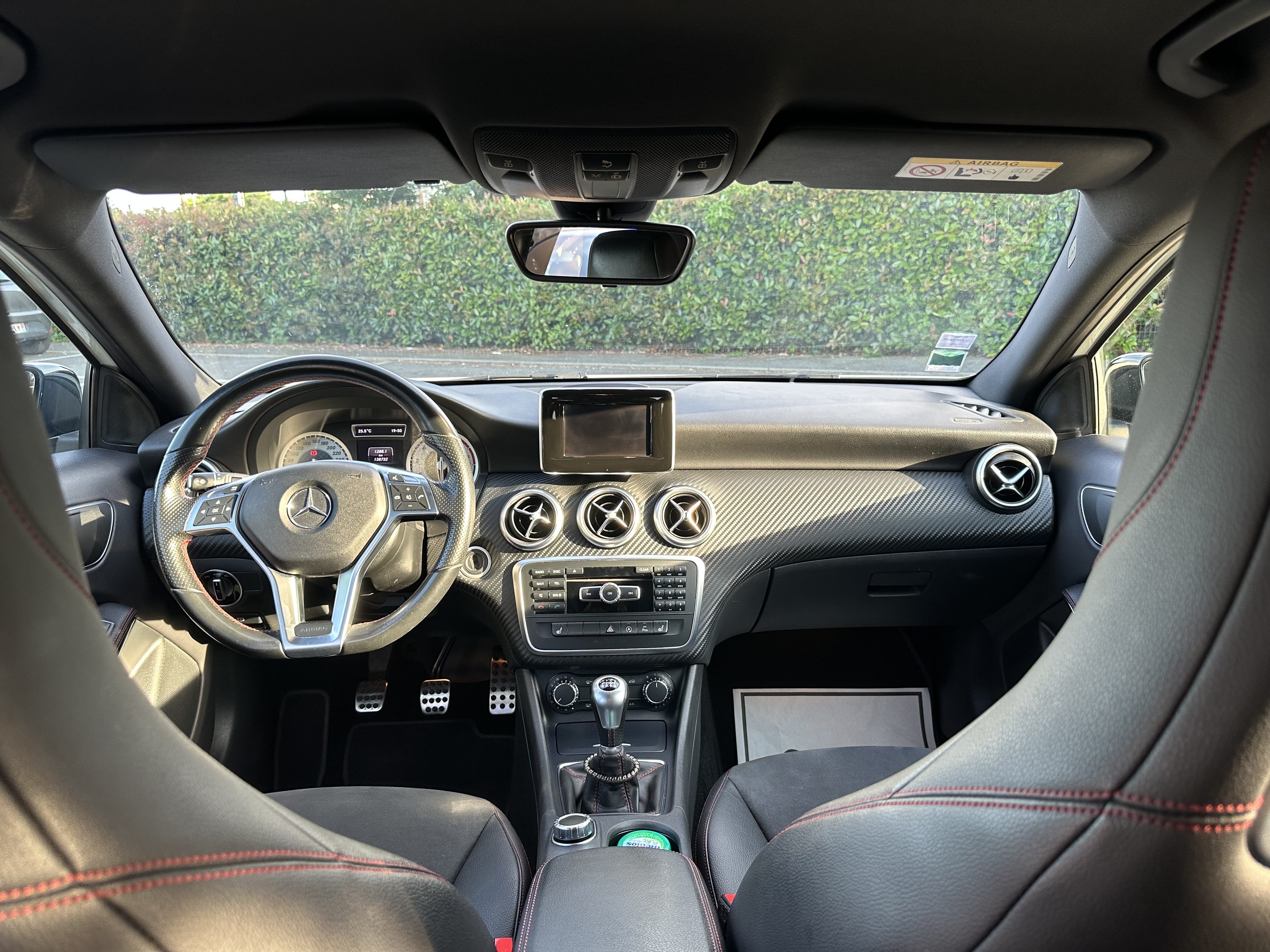 Mercedes-Benz Classe A 180 avec Entrée audio / iPod