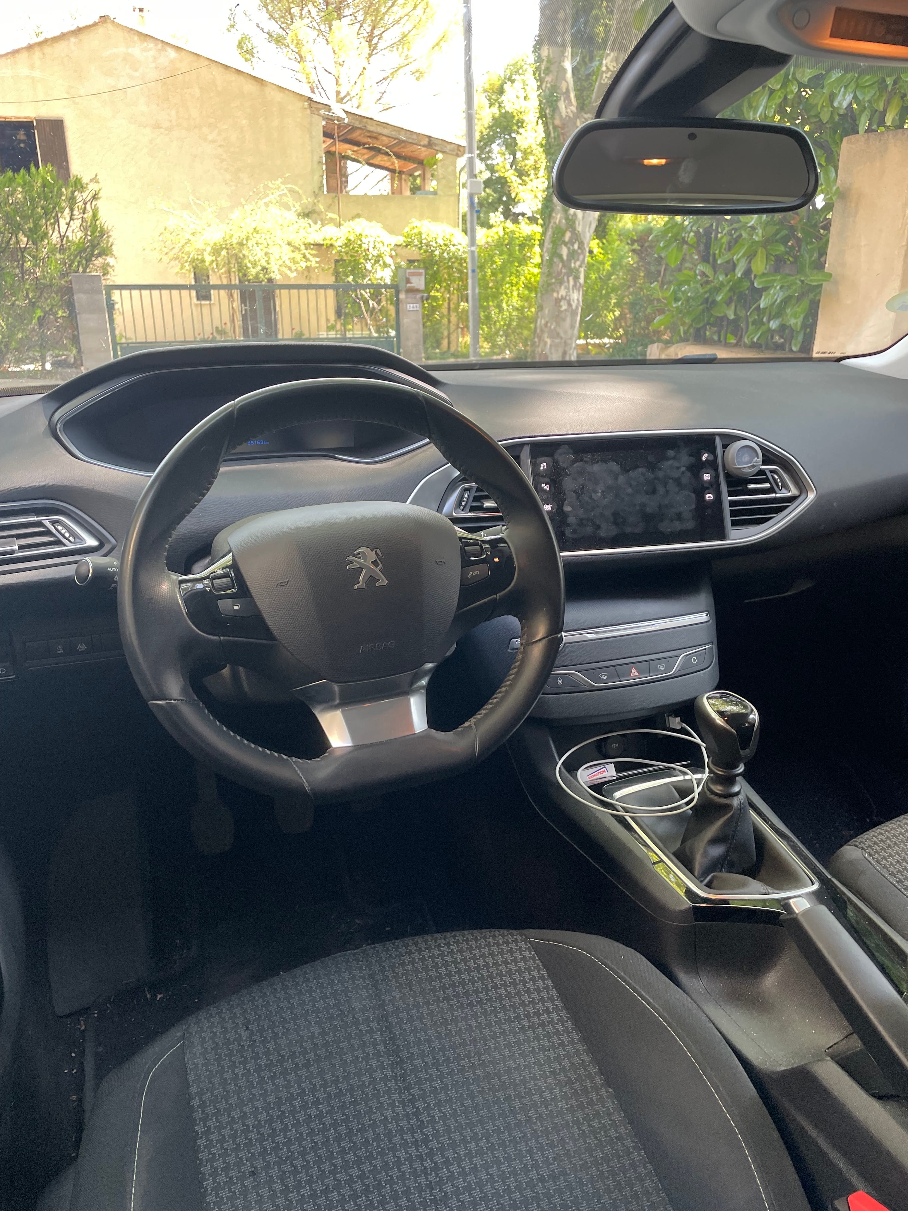 Peugeot 308 avec GPS