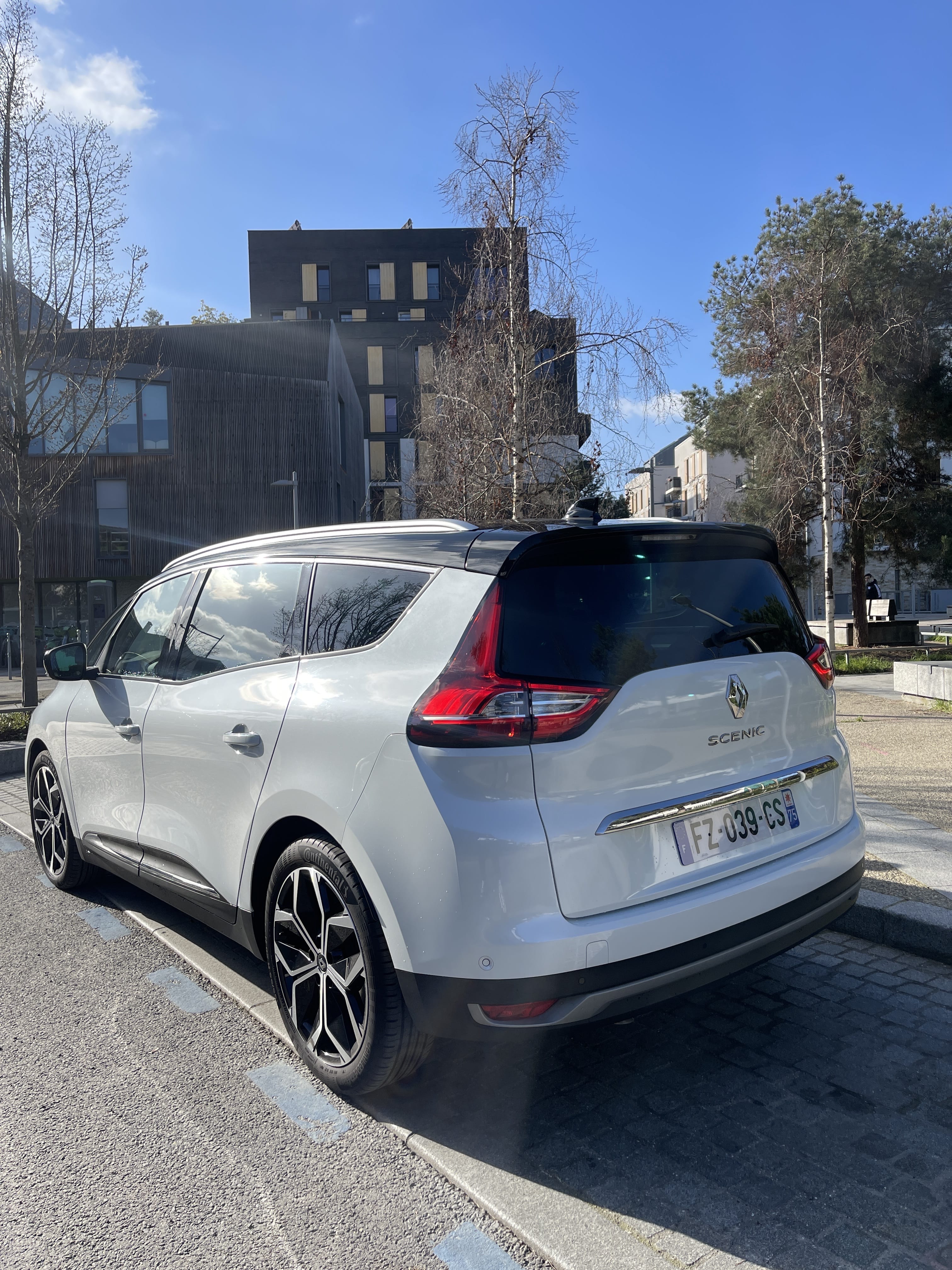 Renault Scenic Grand 7 places full option avec GPS