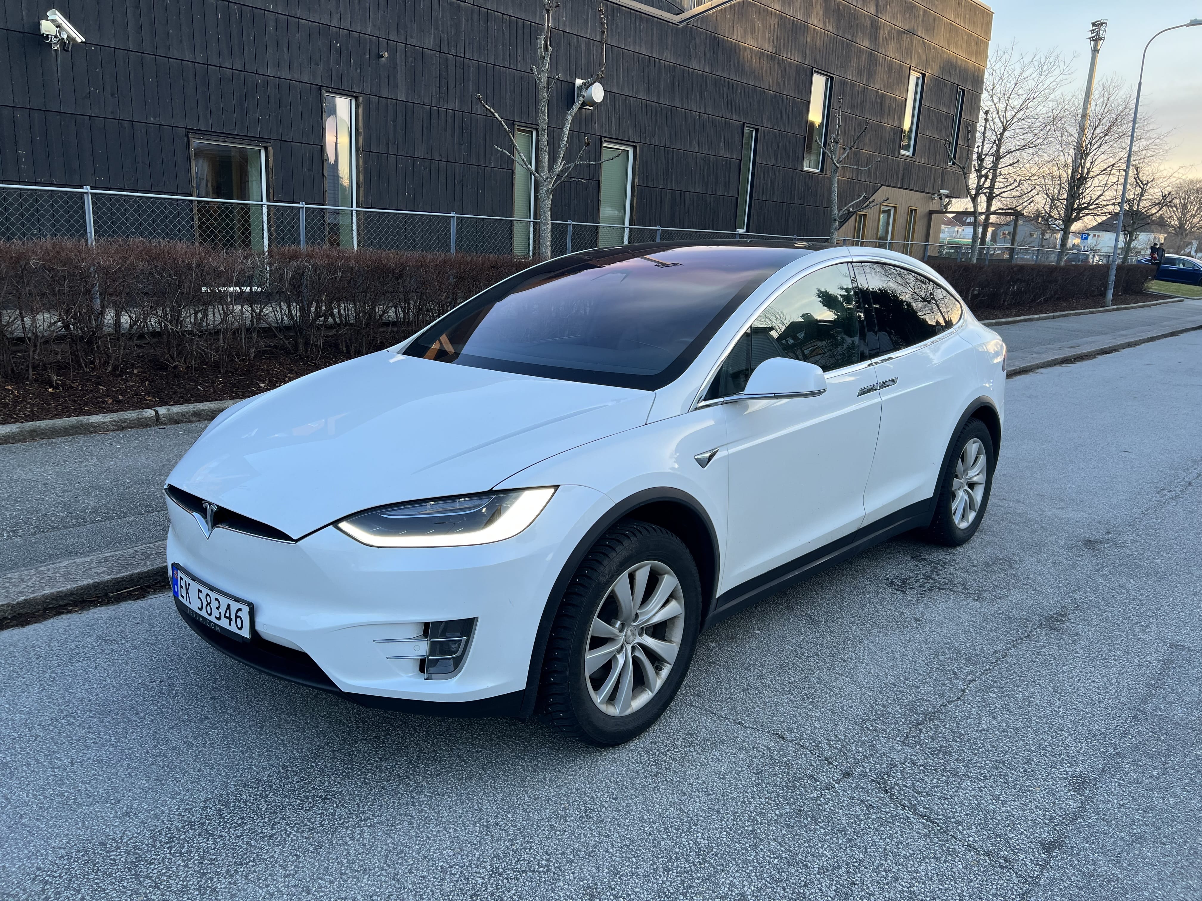 Tesla Model X - Free SuperCharging!, 2017, Elektrisk, automatisk, 6 seter