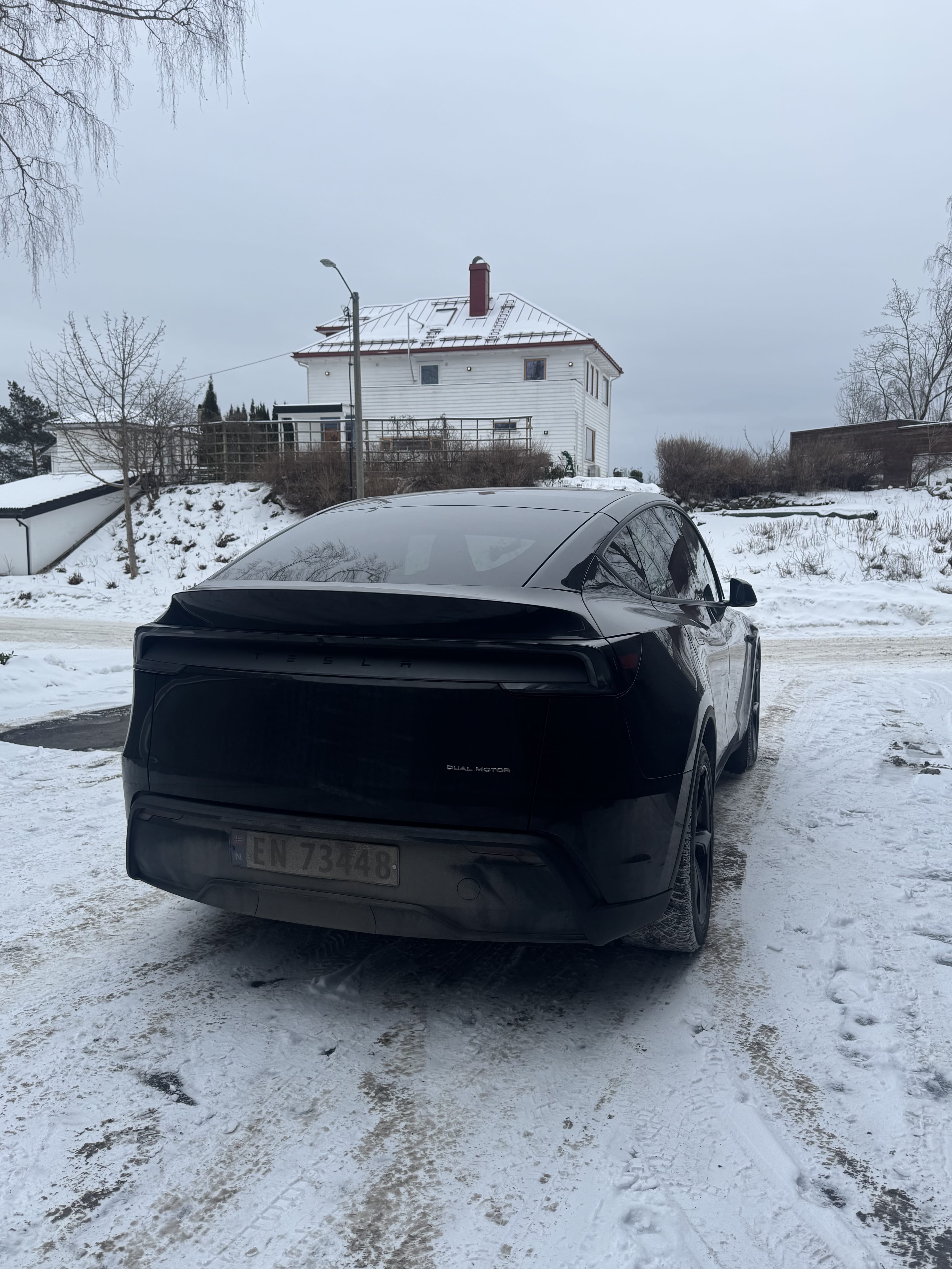 Tesla Model Y Long Range med GPS