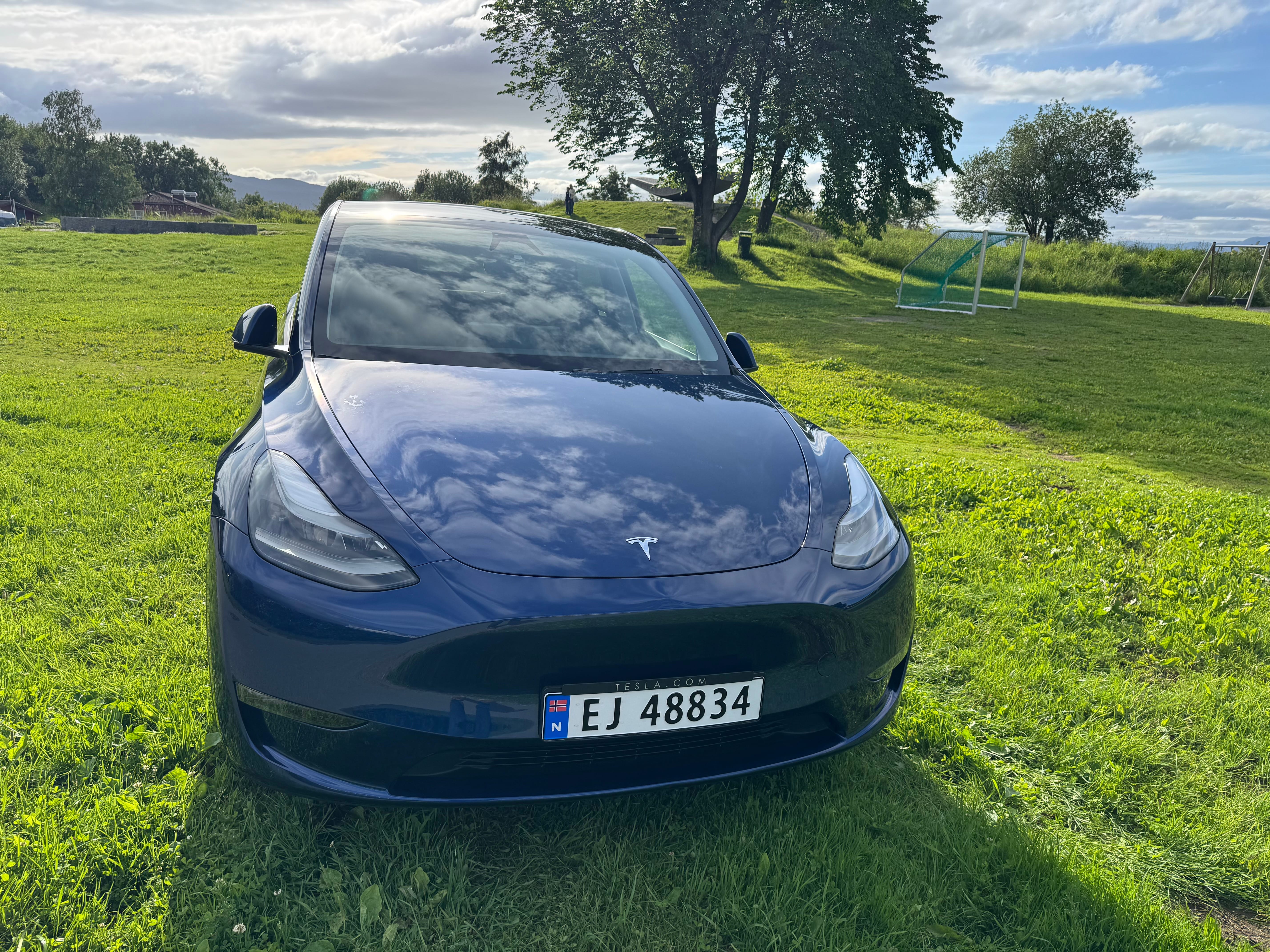 Tesla Model Y Long Range with Backup camera