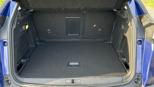 Peugeot 3008 - PARKING AEROPORT TOULOUSE avec Apple CarPlay