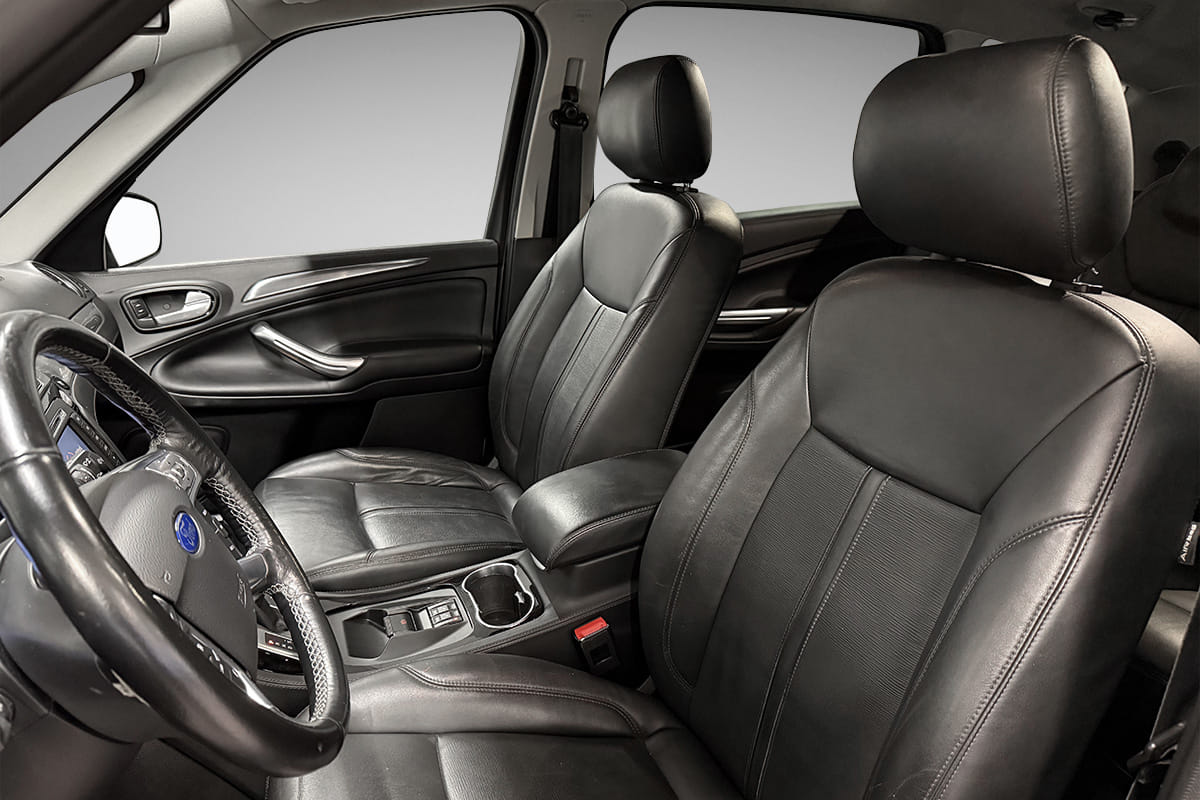 Ford S-Max med Babysete