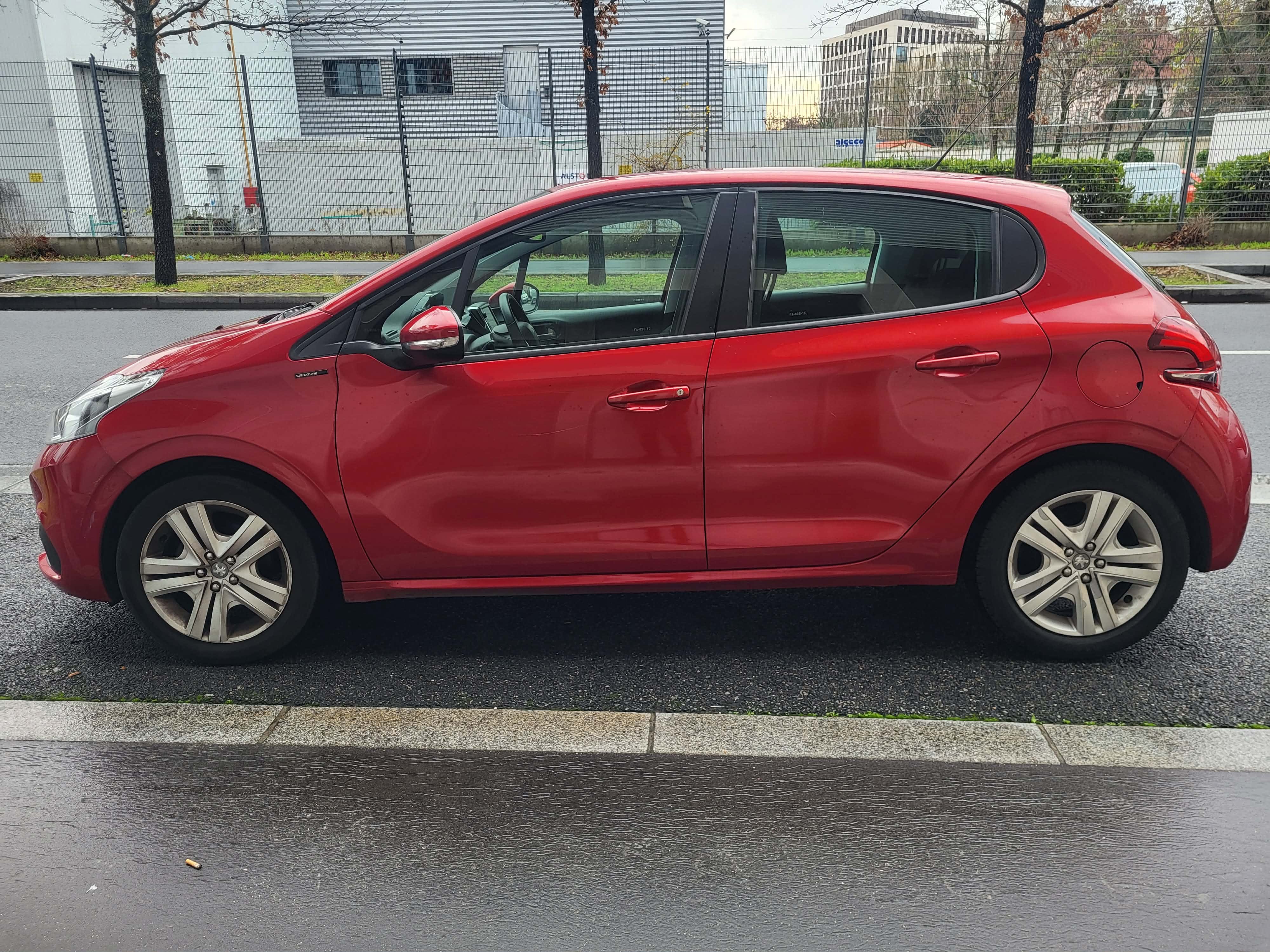 Peugeot 208 avec Climatisation