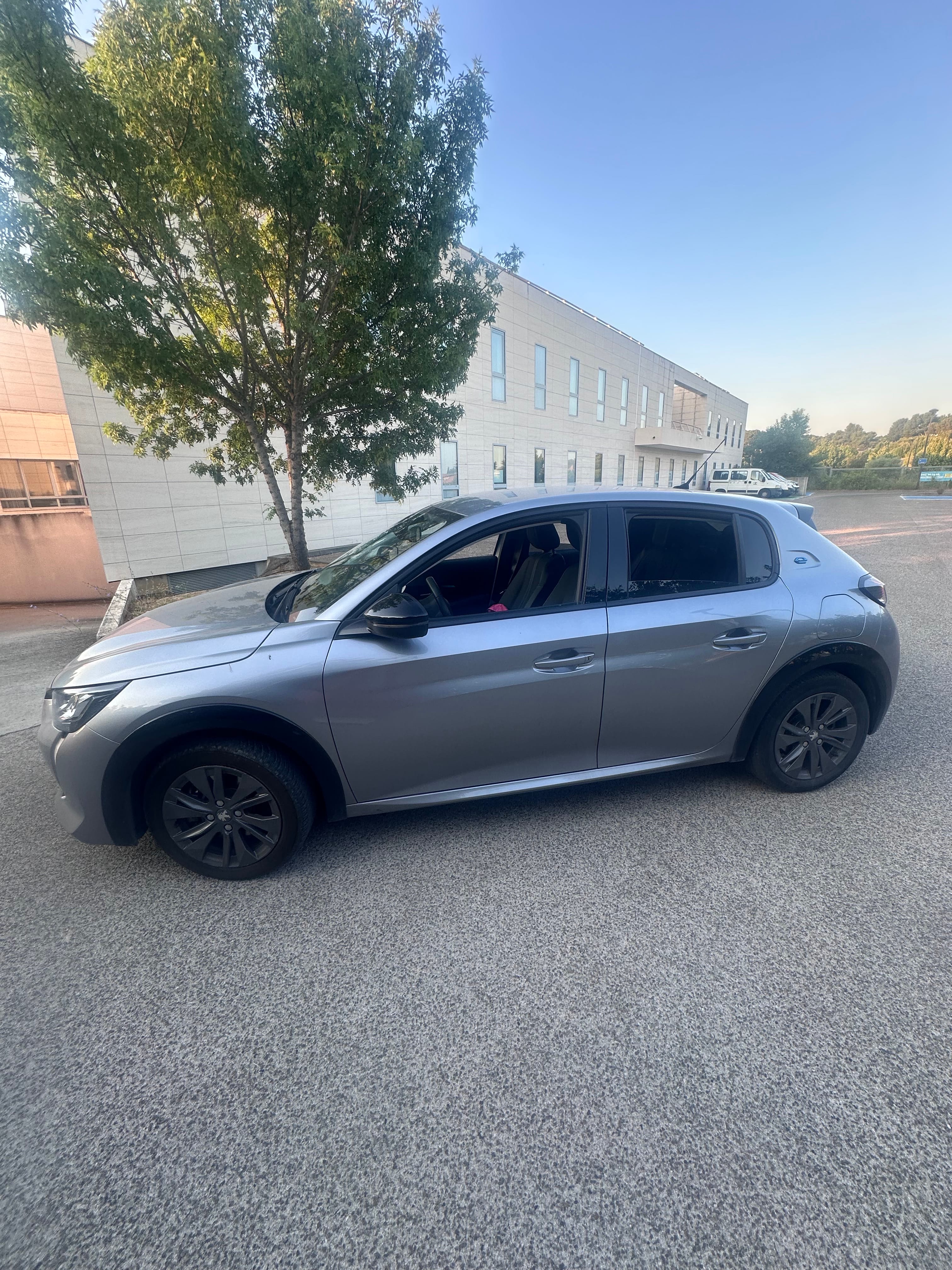 Peugeot 208 avec Climatisation