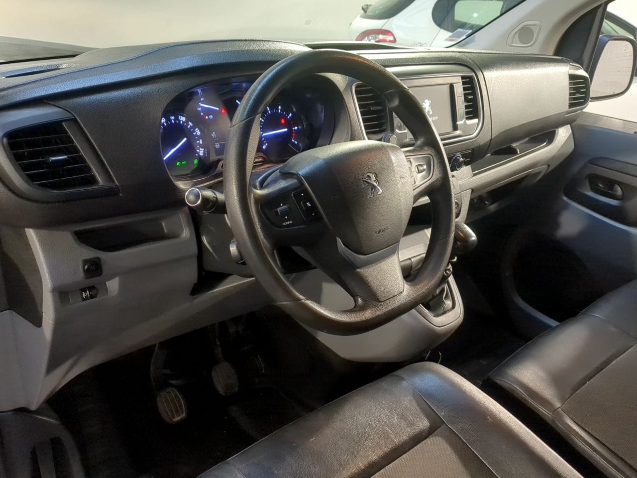 Peugeot Expert avec Apple CarPlay