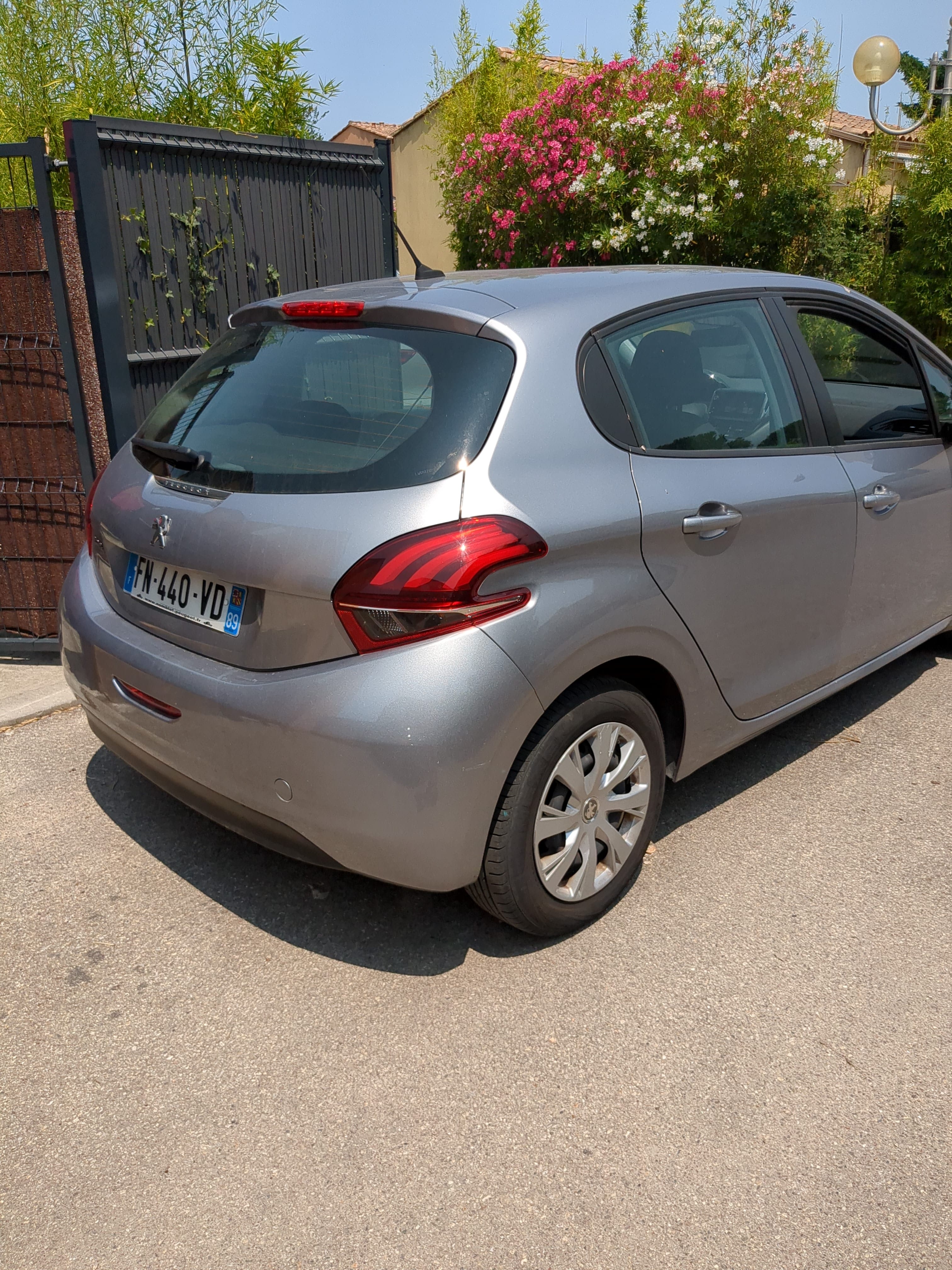 Peugeot 208 avec Climatisation