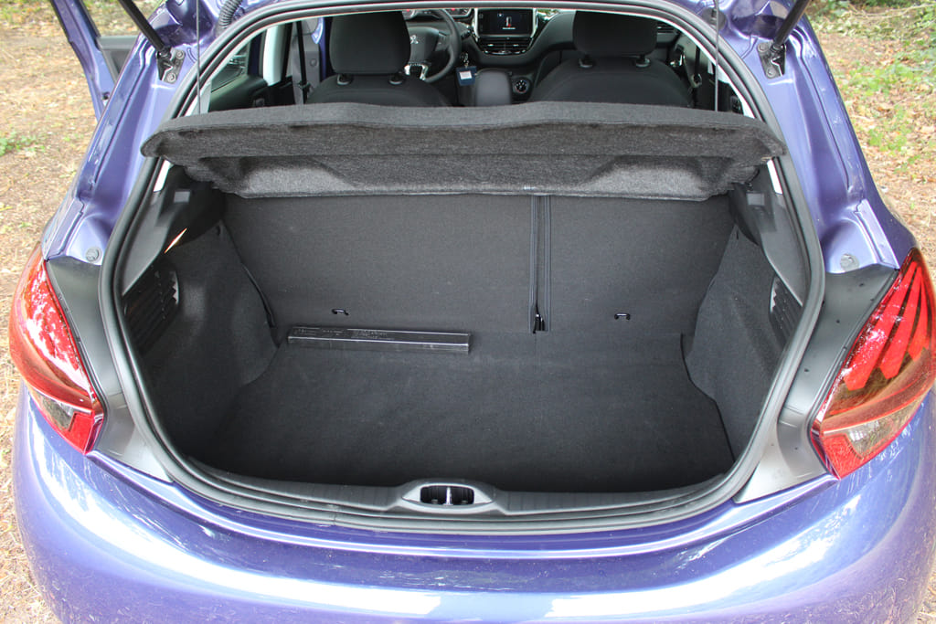 Peugeot 208 Maniable et confortable avec Audio Bluetooth