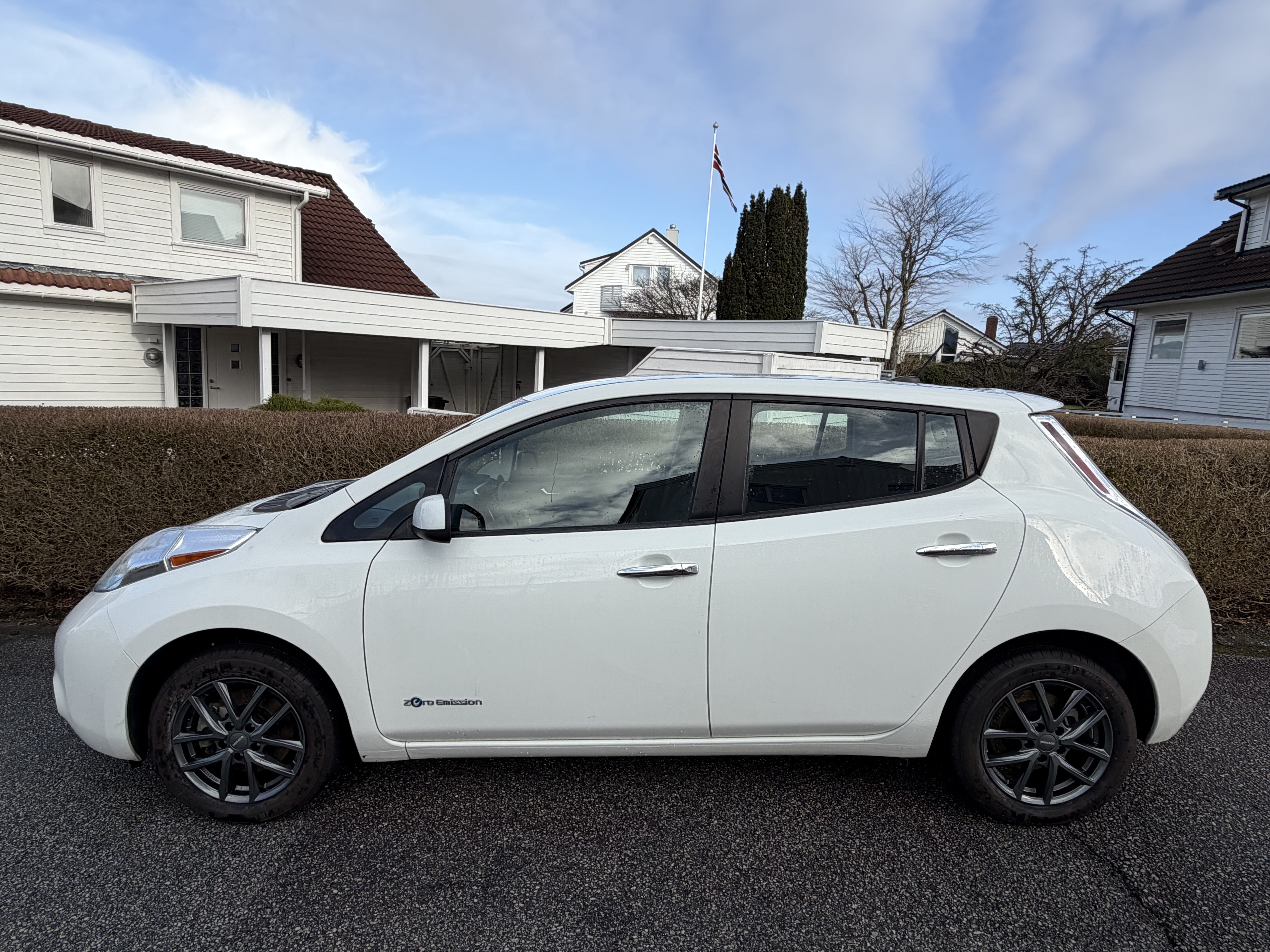 Nissan Leaf with Air conditioning