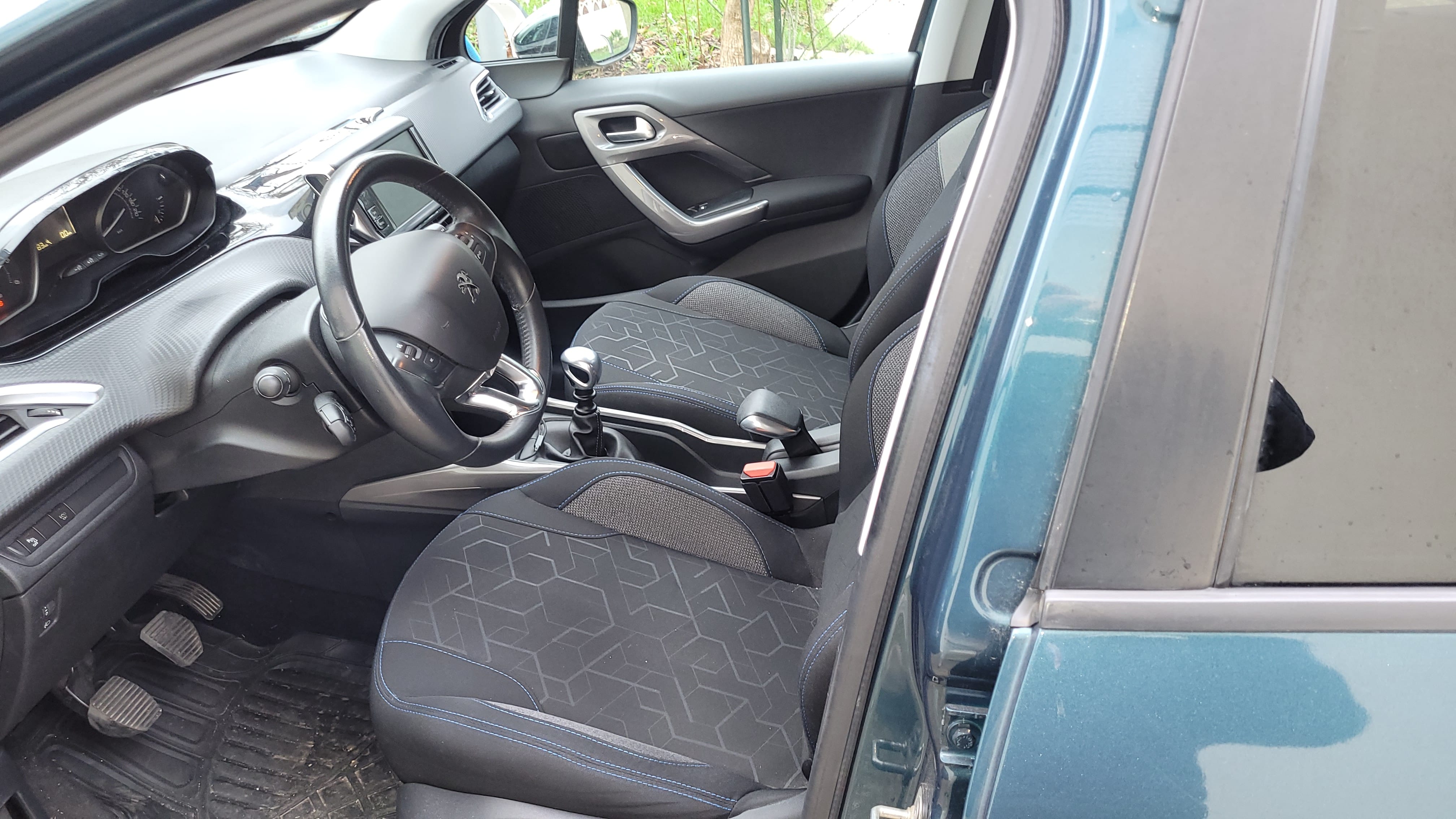 Peugeot 2008 avec GPS