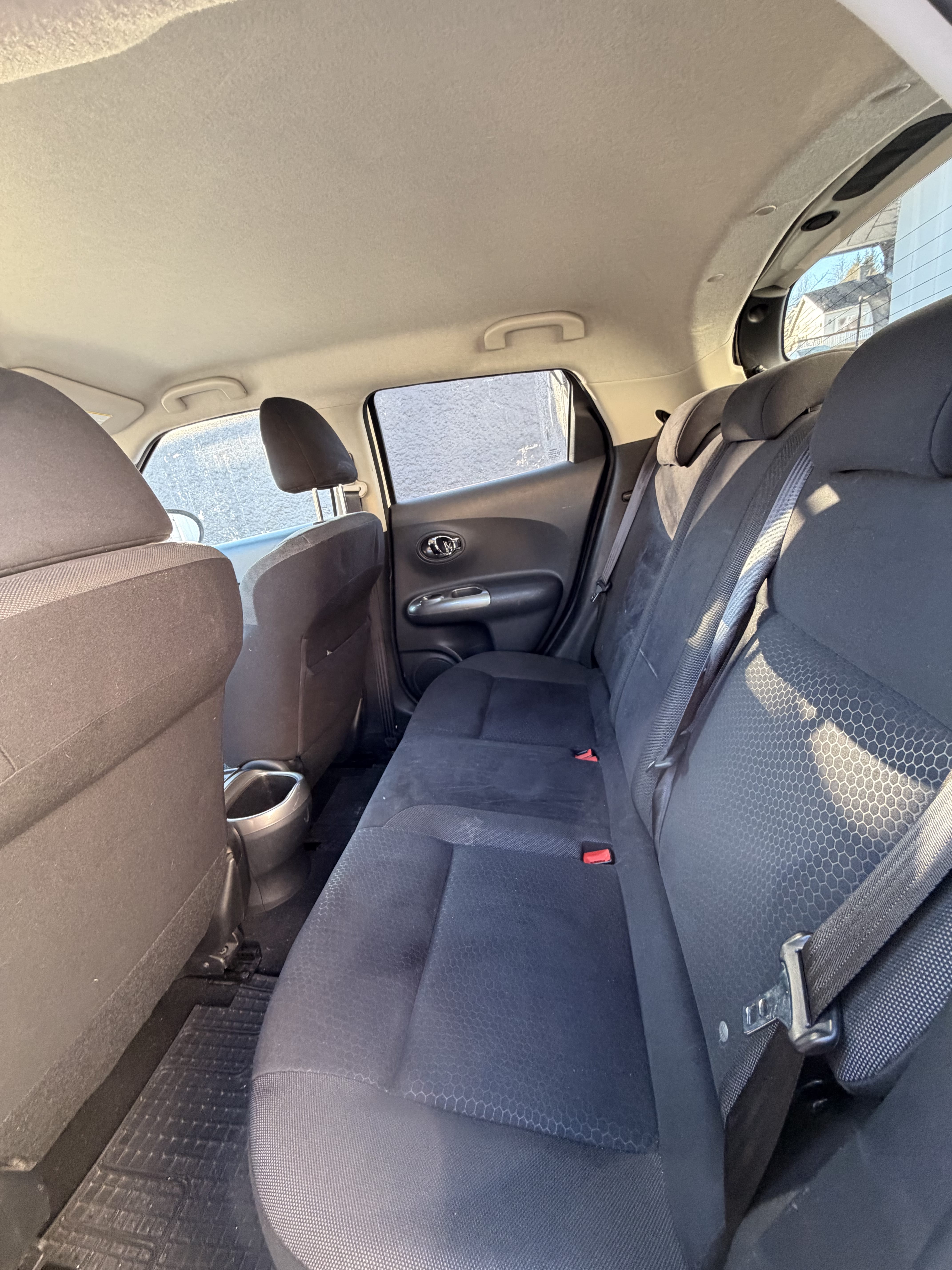 Nissan Juke met Autostoel baby