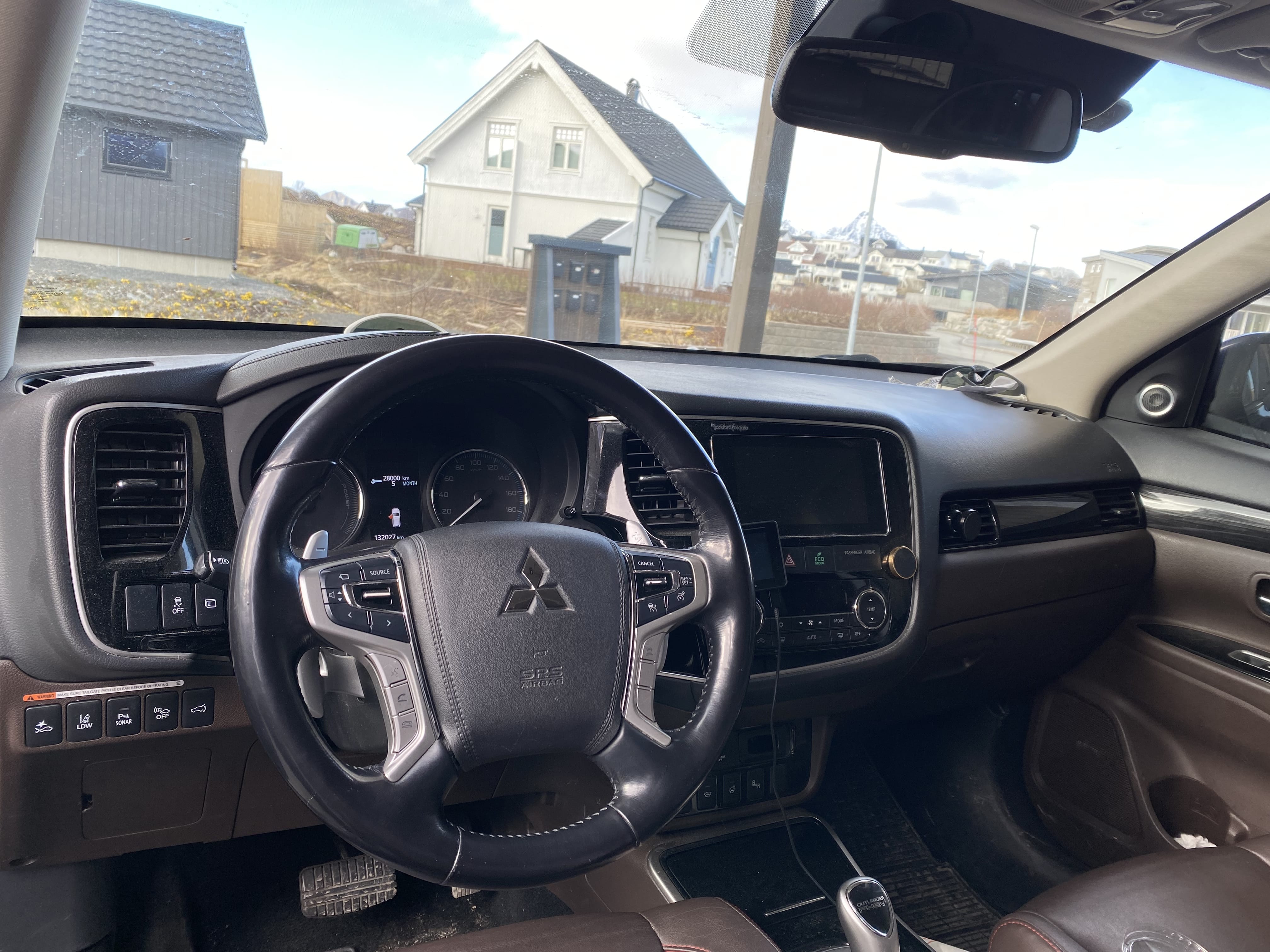 Mitsubishi Outlander Hybrid with Air conditioning