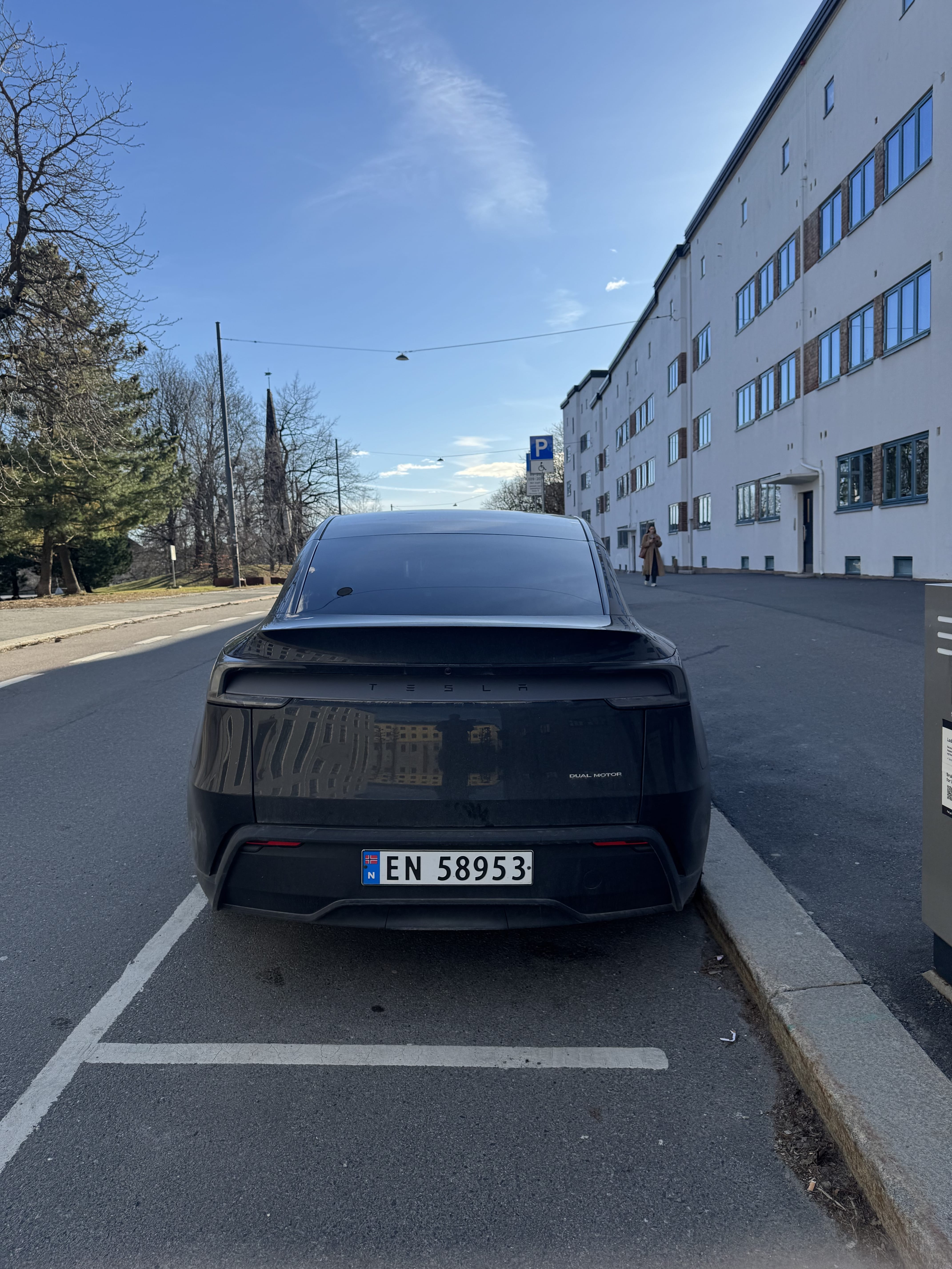 Tesla Model Y Long Range with Cruise control
