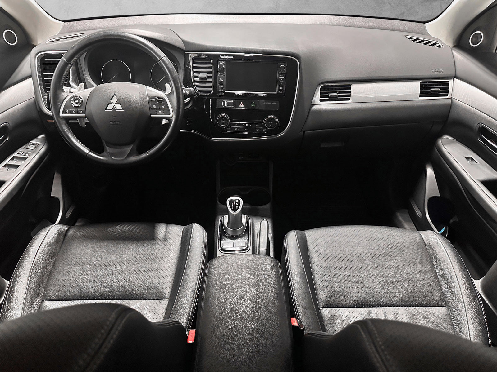 Mitsubishi Outlander PHEV MOTION med GPS
