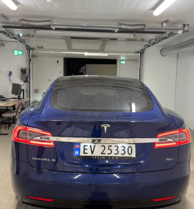 Tesla Model S 75D med Firehjulstrekk