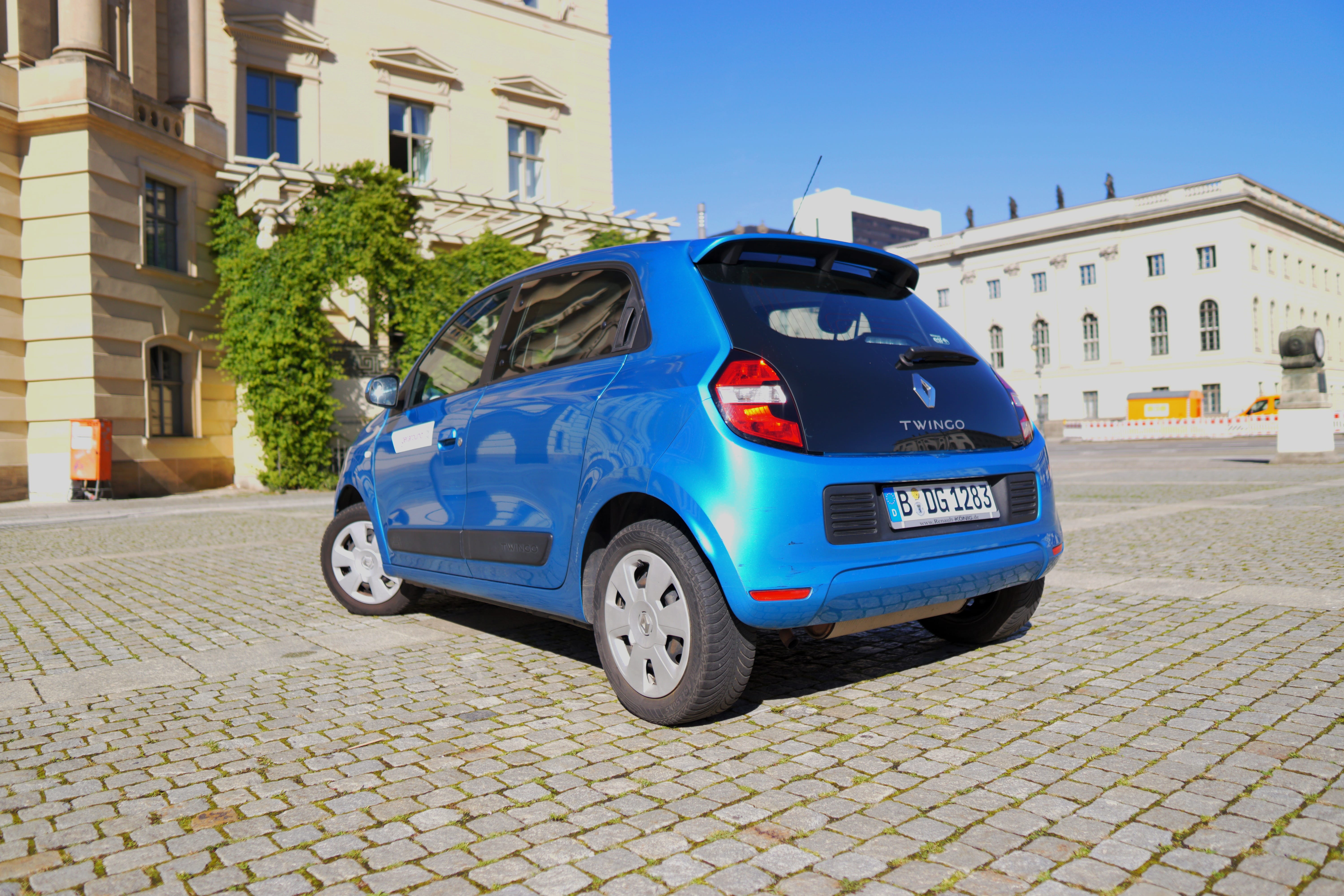 Renault Twingo with Cruise control
