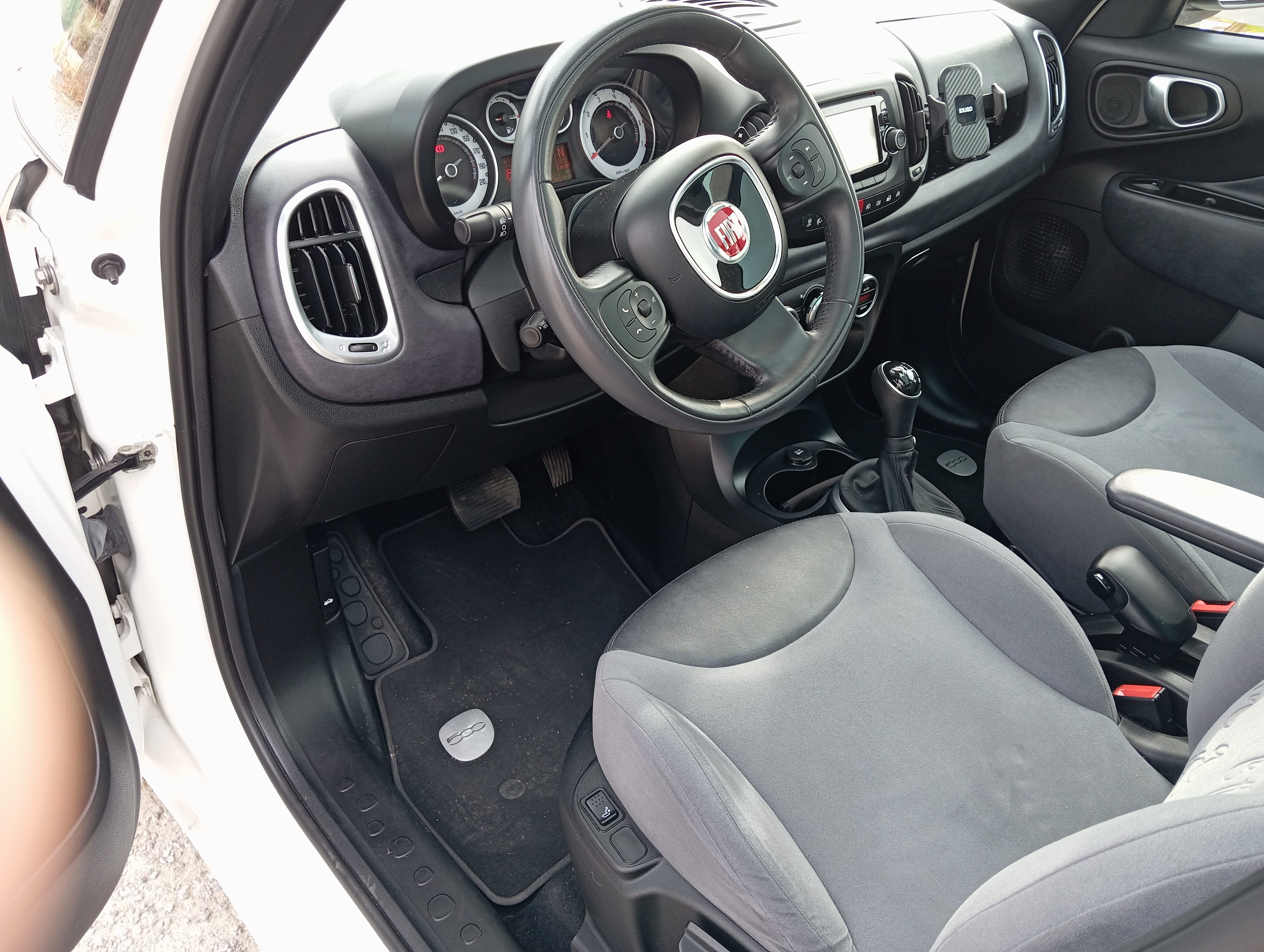 Fiat 500 Lounge con Entrada de Audio/iPod