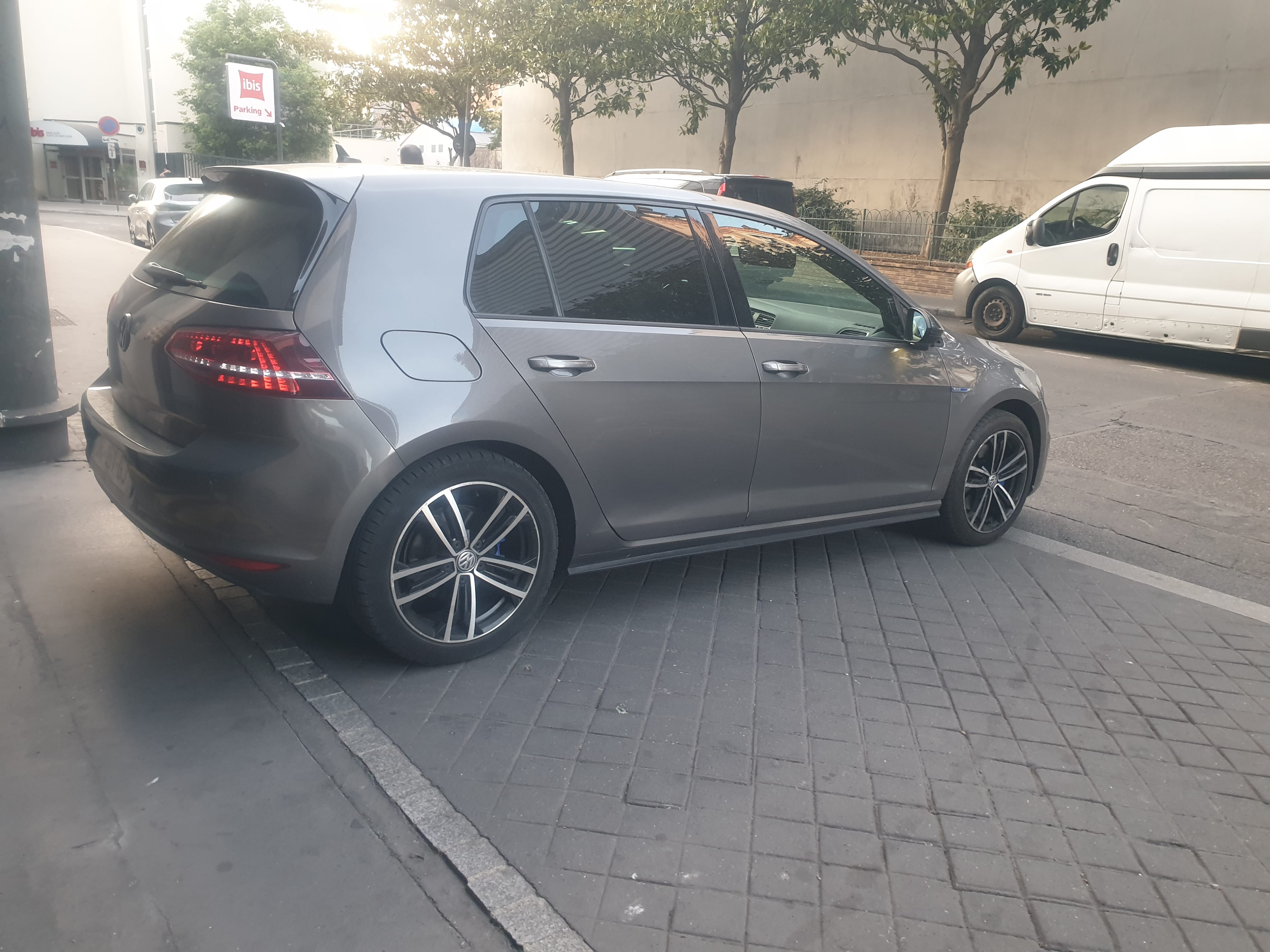 Volkswagen Golf GTE avec GPS