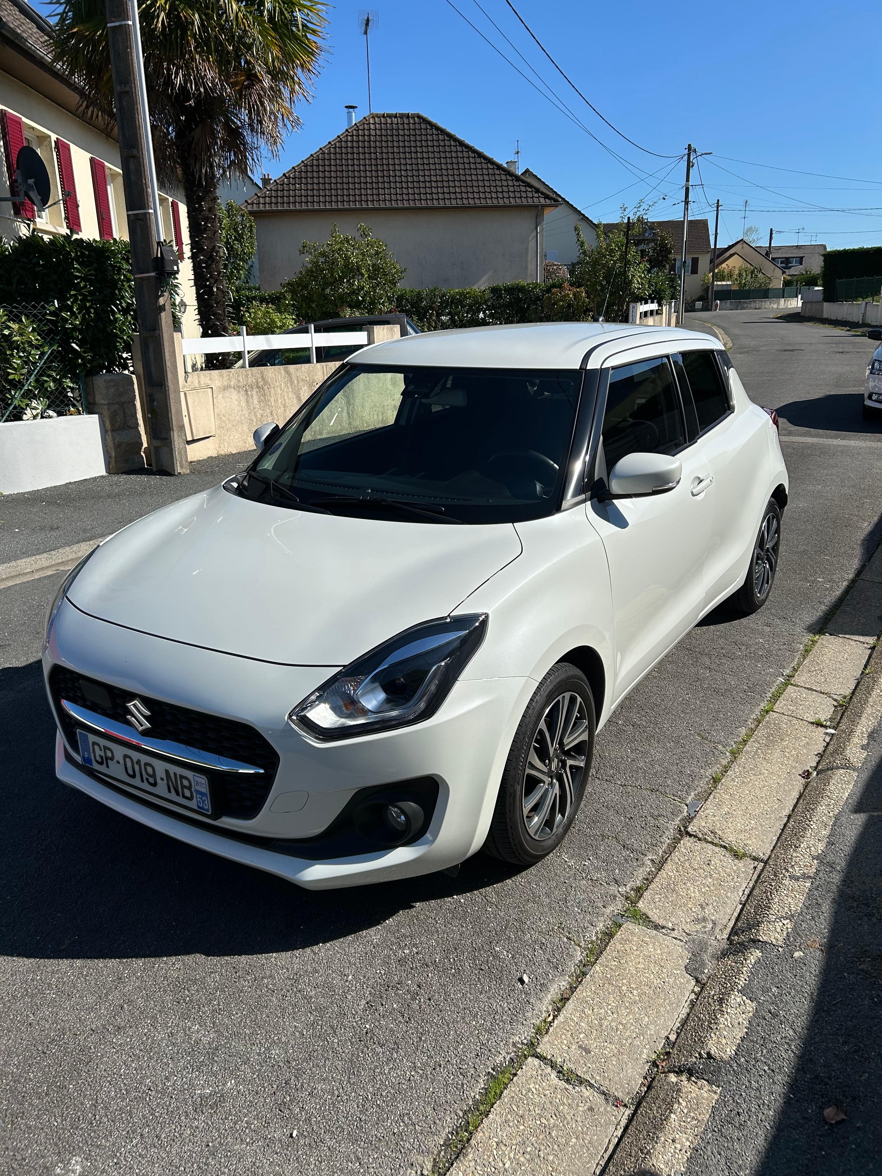 Suzuki Swift, 2023, Essence 98
