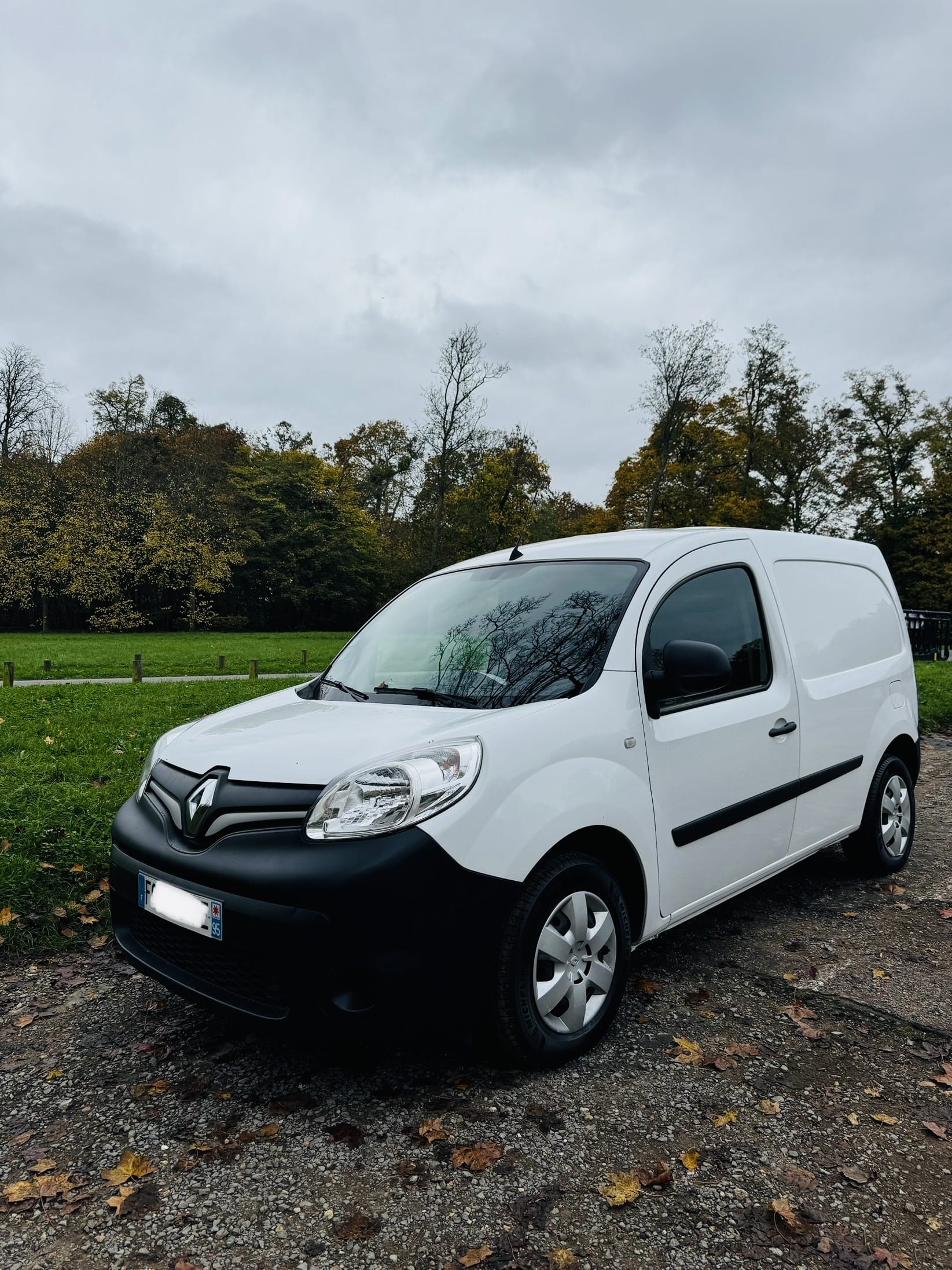 Renault Kangoo Express - Etat neuf - Diesel - parking réservé avec Climatisation