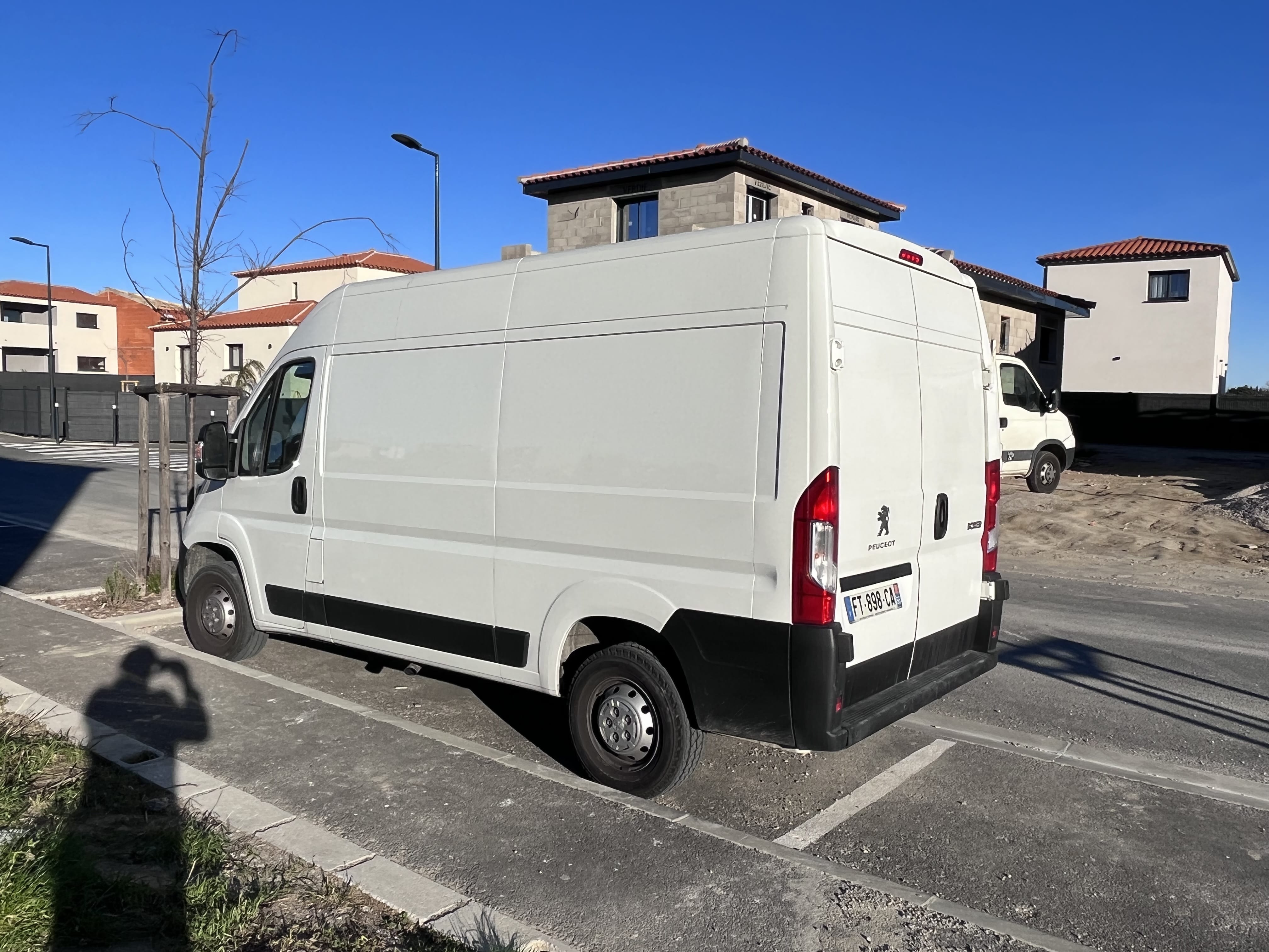 Peugeot Boxer  2020  + ATTELAGE + PACK DÉMÉNAGEMENT (Diable/Sangles) avec Climatisation