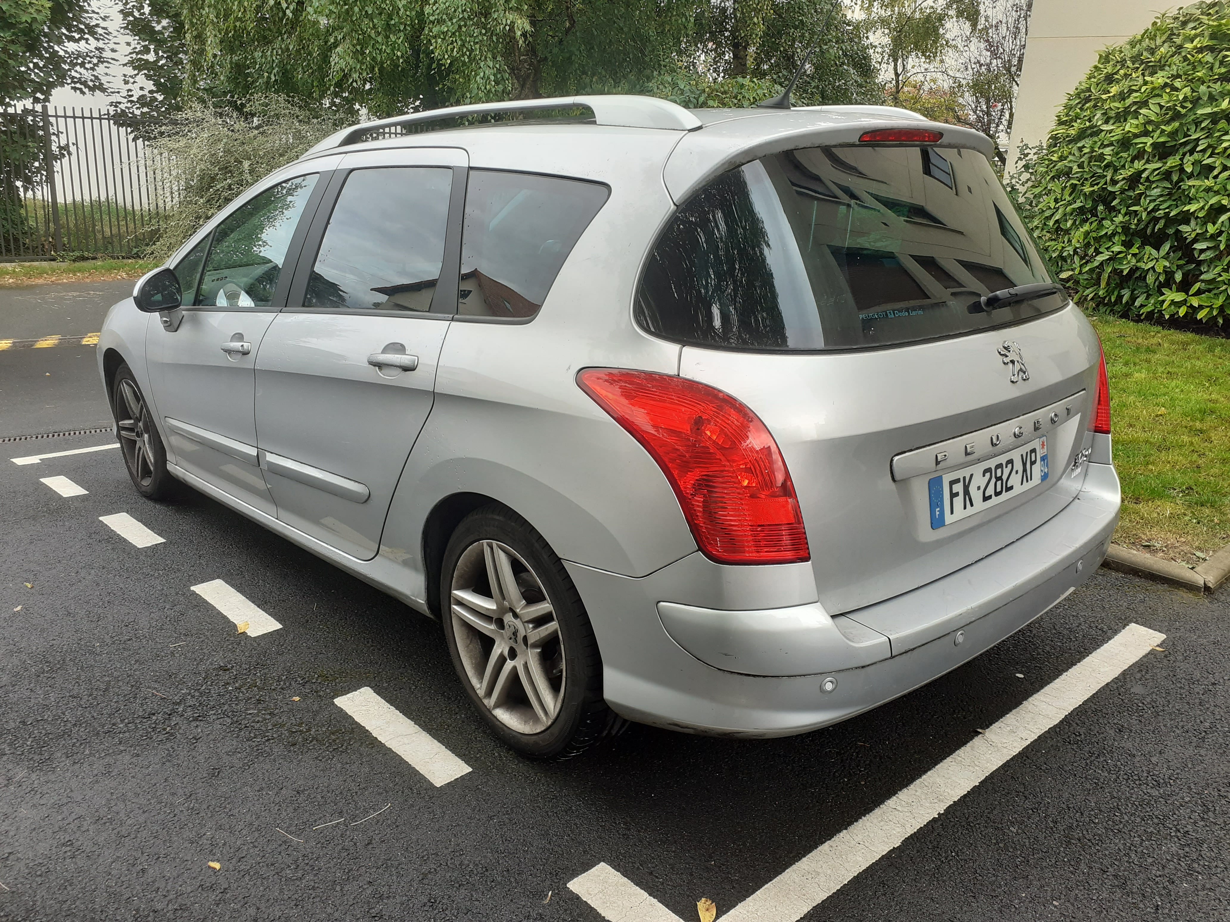 Peugeot 308 SW avec Siège bébé
