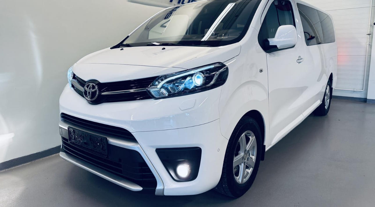 Toyota Proace Verso med Cruisekontroll