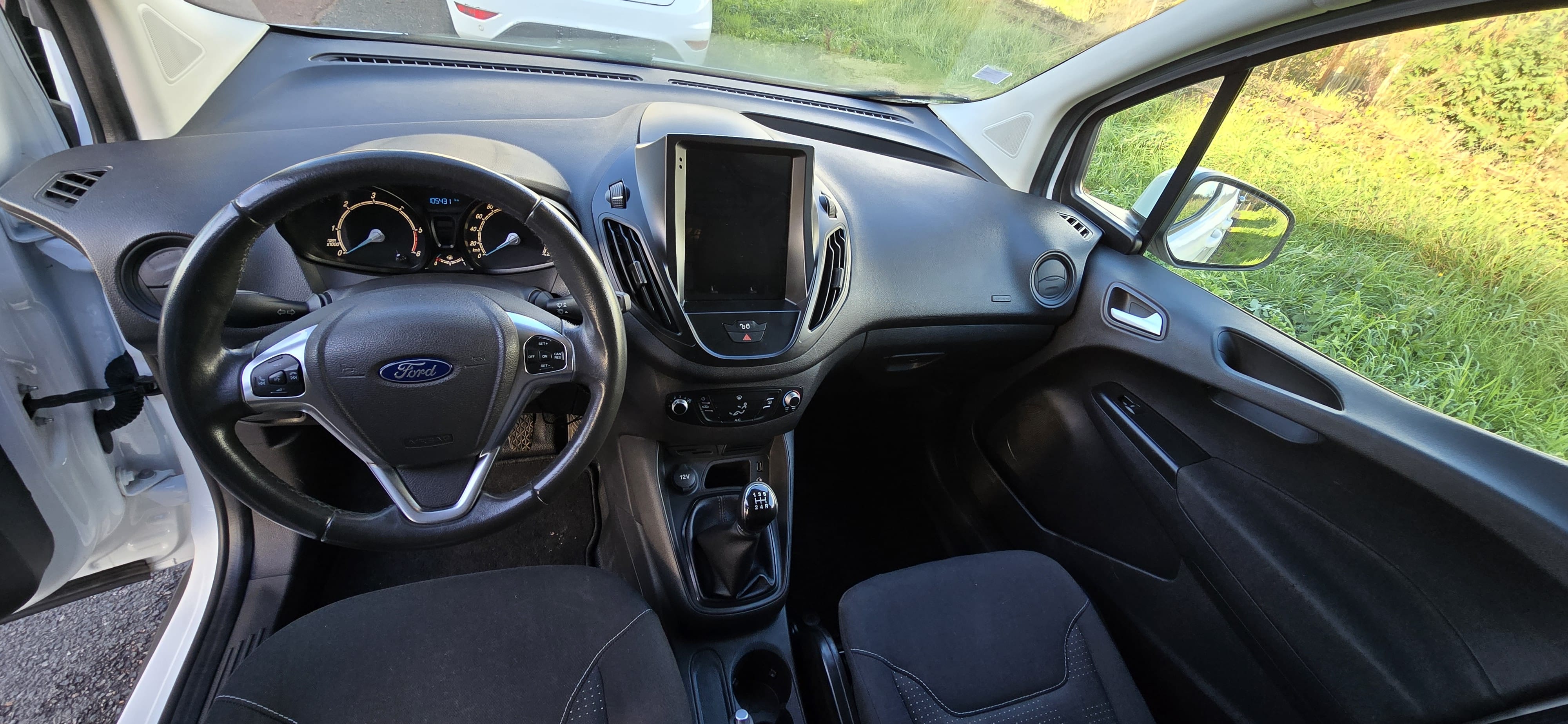 Ford Transit Courier Fourgon avec Climatisation