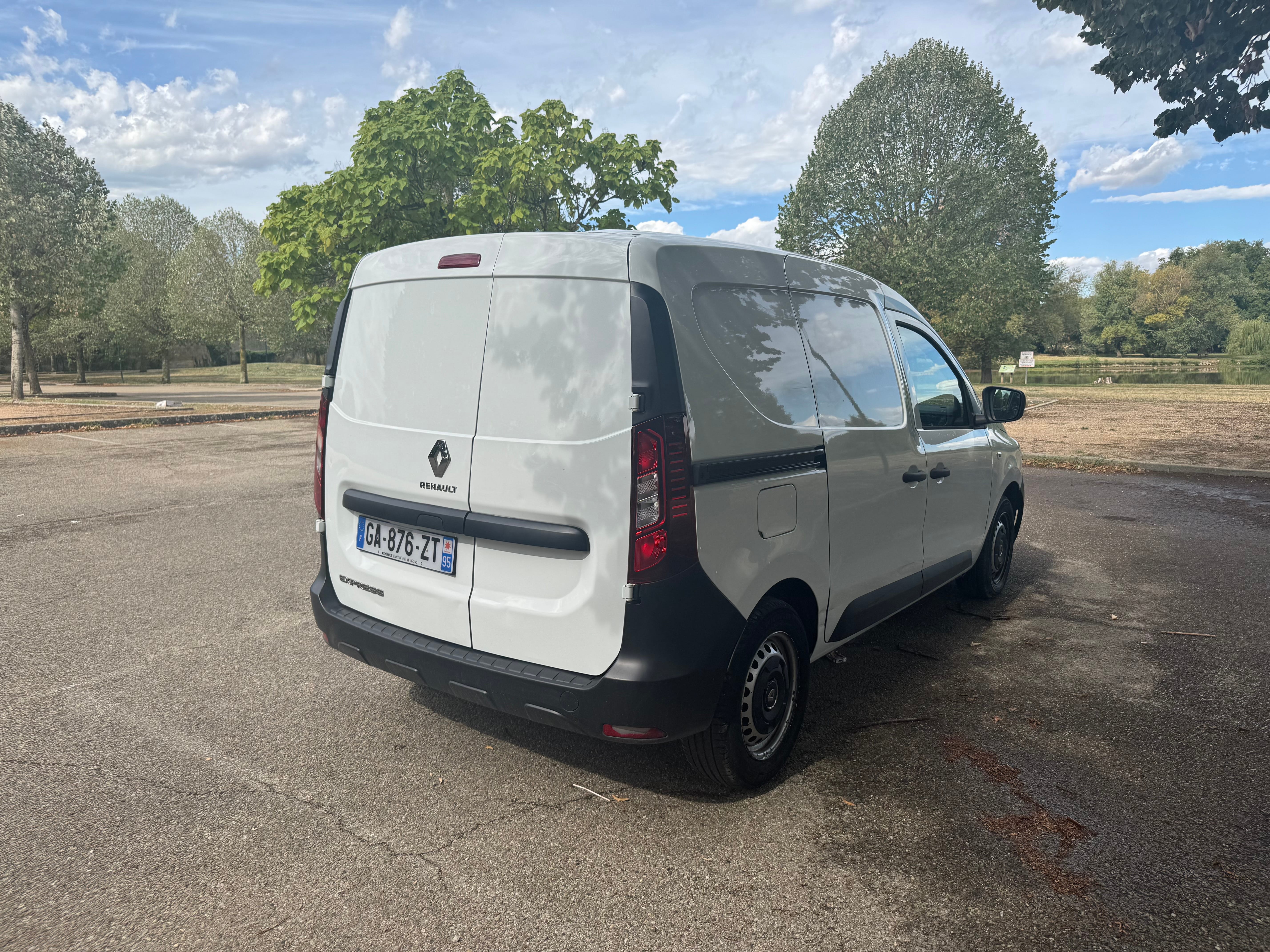 Renault Express avec Autoradio