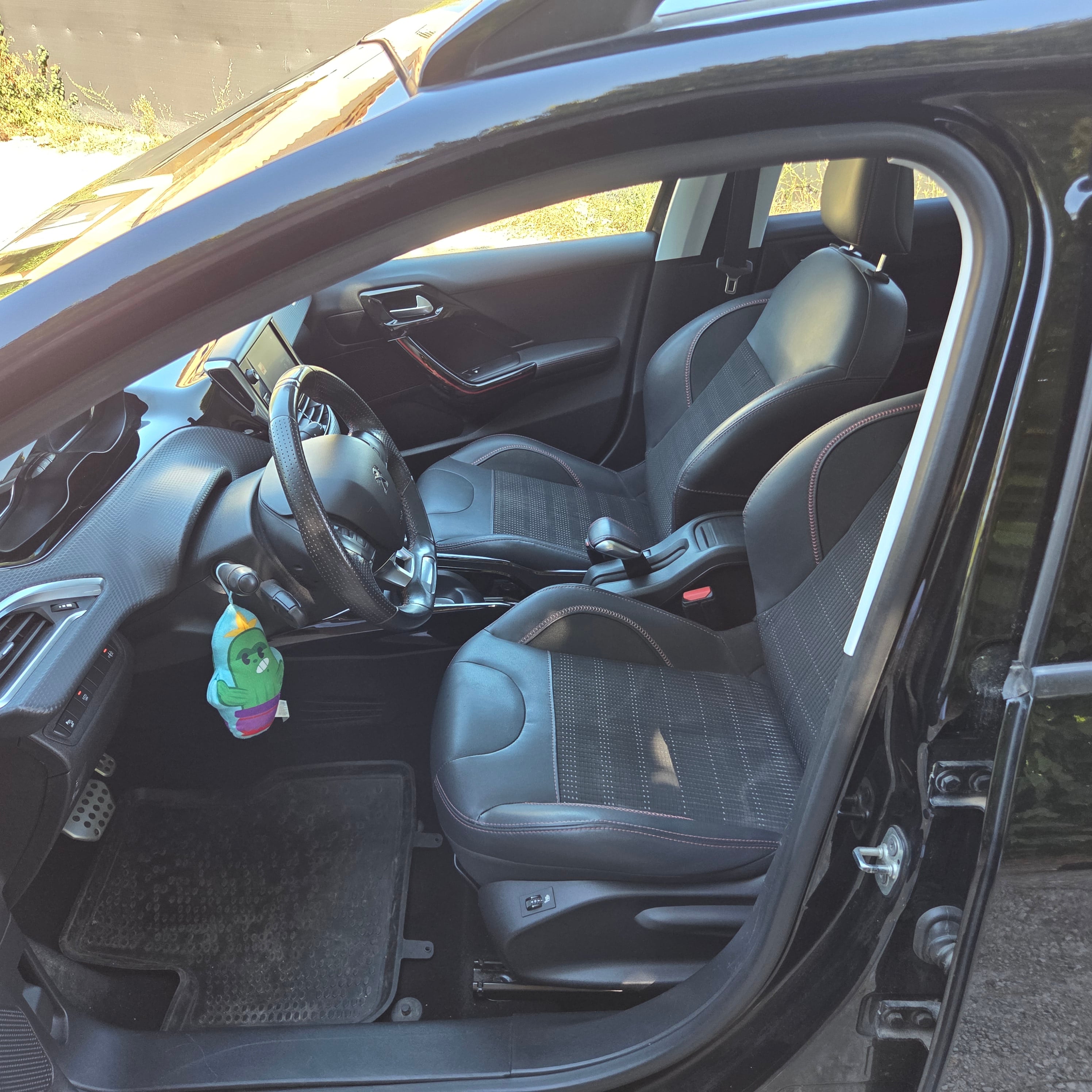 Peugeot 2008 essence 130cv avec Audio Bluetooth