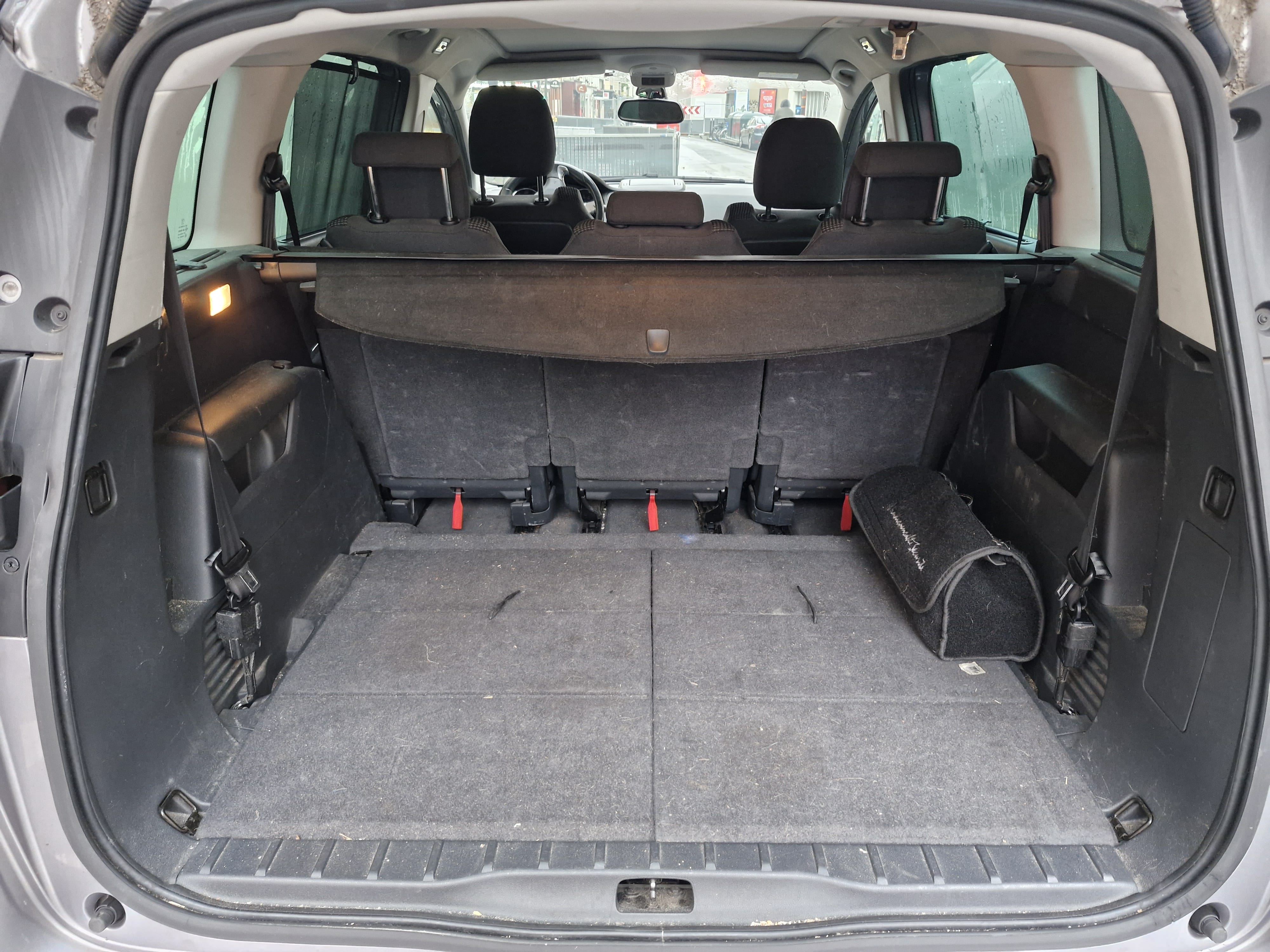 Peugeot 5008 avec Entrée audio / iPod