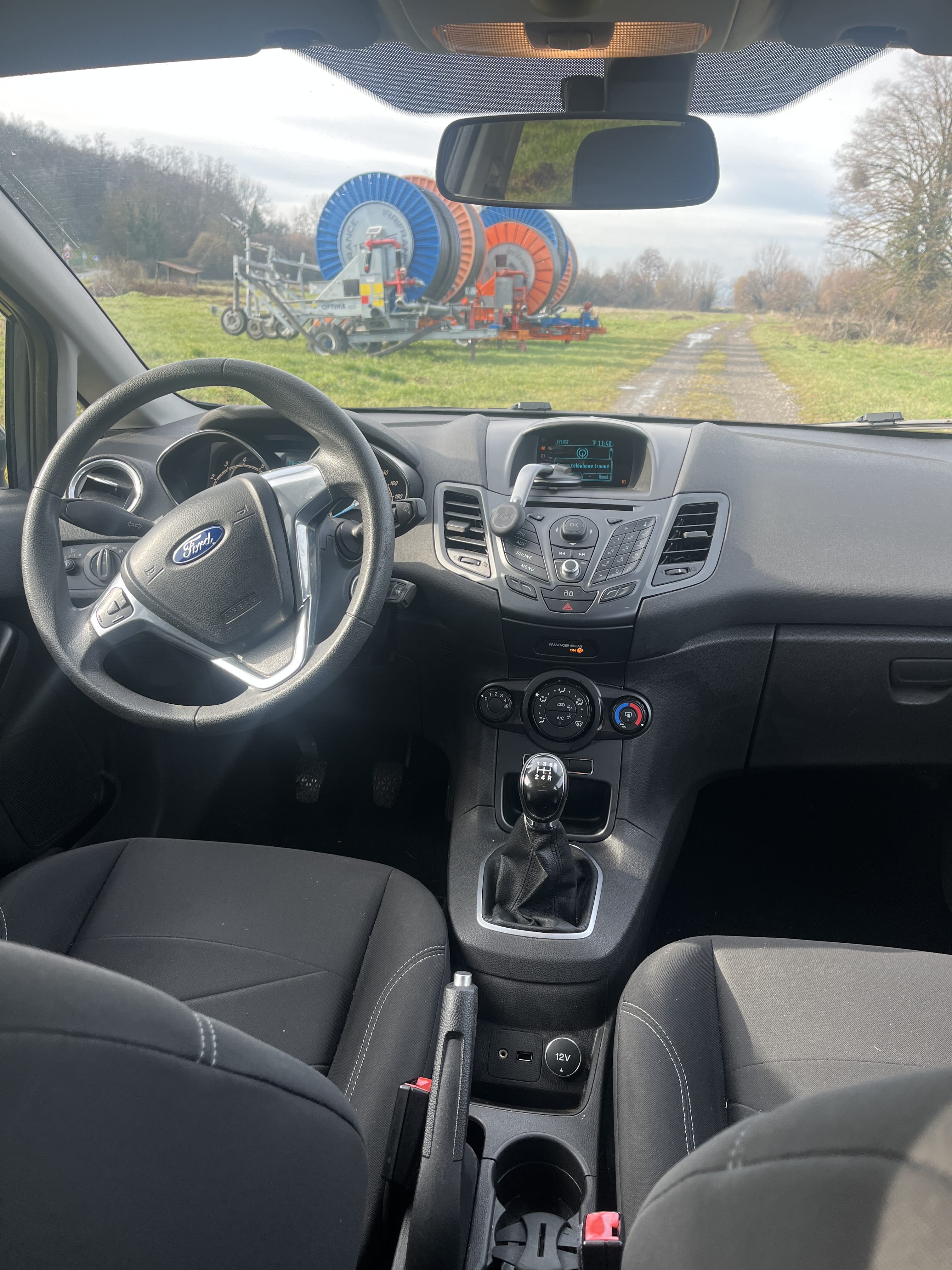 Ford Fiesta avec Chaines