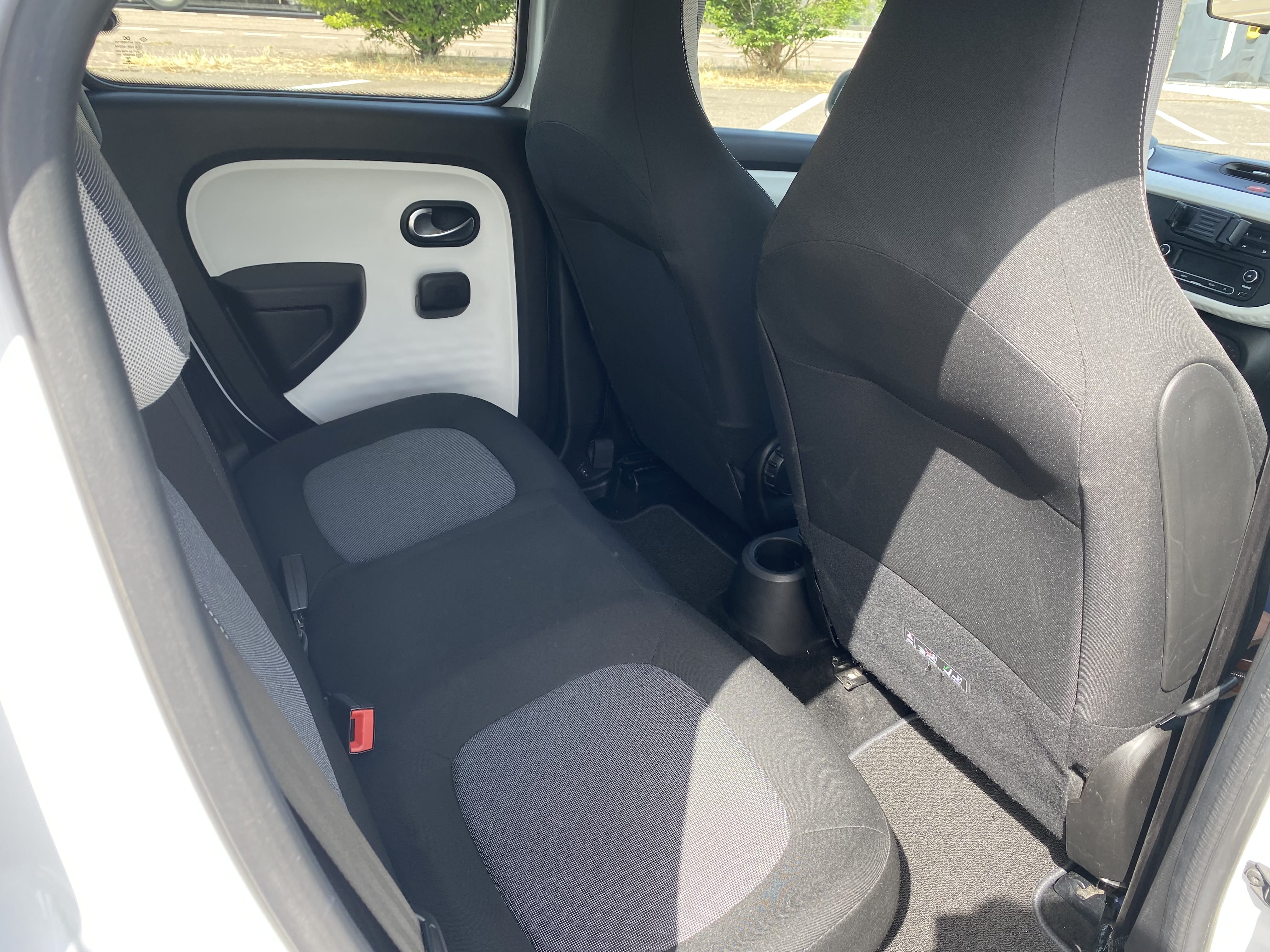 Renault Twingo Hôpital la crois saint-Simon/Métro9Maraichers/ rue des Pyrénées /USB/Clim/Régulateur avec Audio Bluetooth