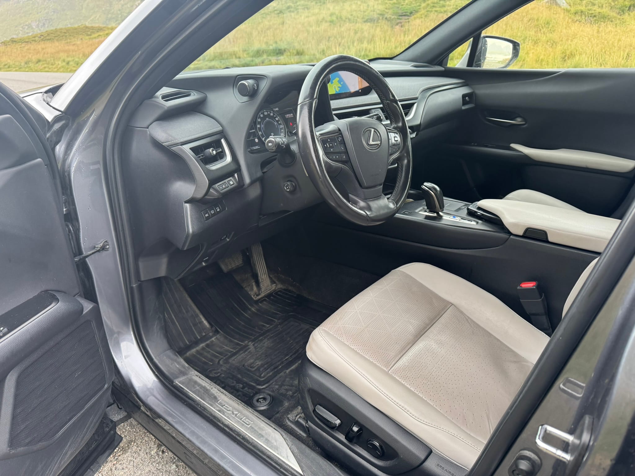 Lexus UX 300e med GPS