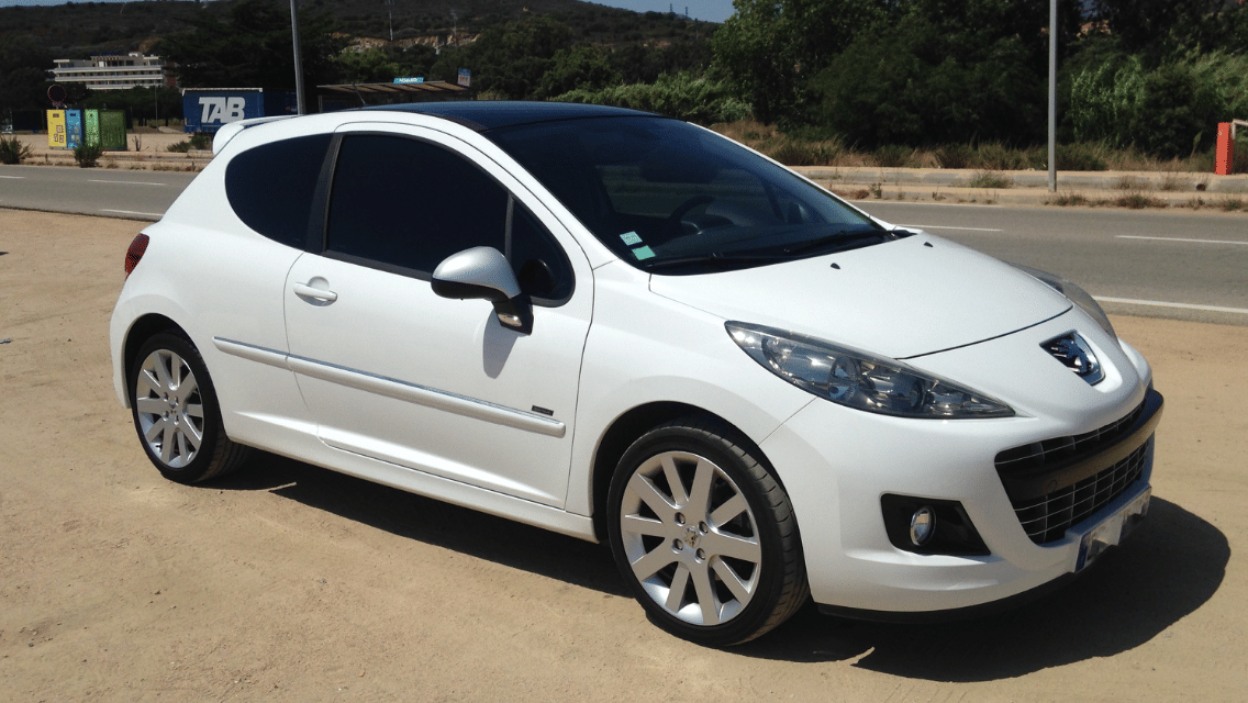 Peugeot 207 avec Entrée audio / iPod