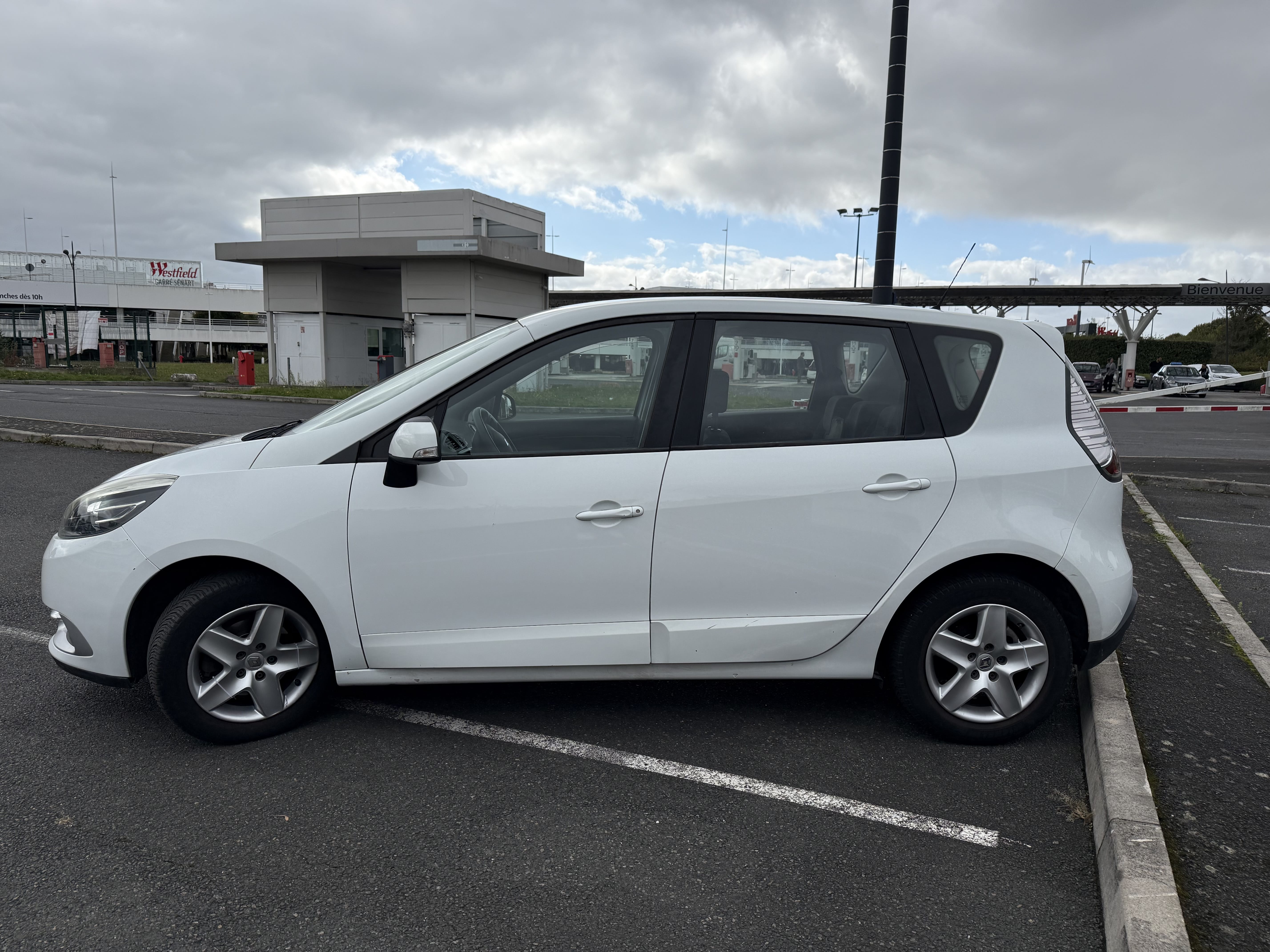 Renault Scenic 1.5 dci avec Climatisation