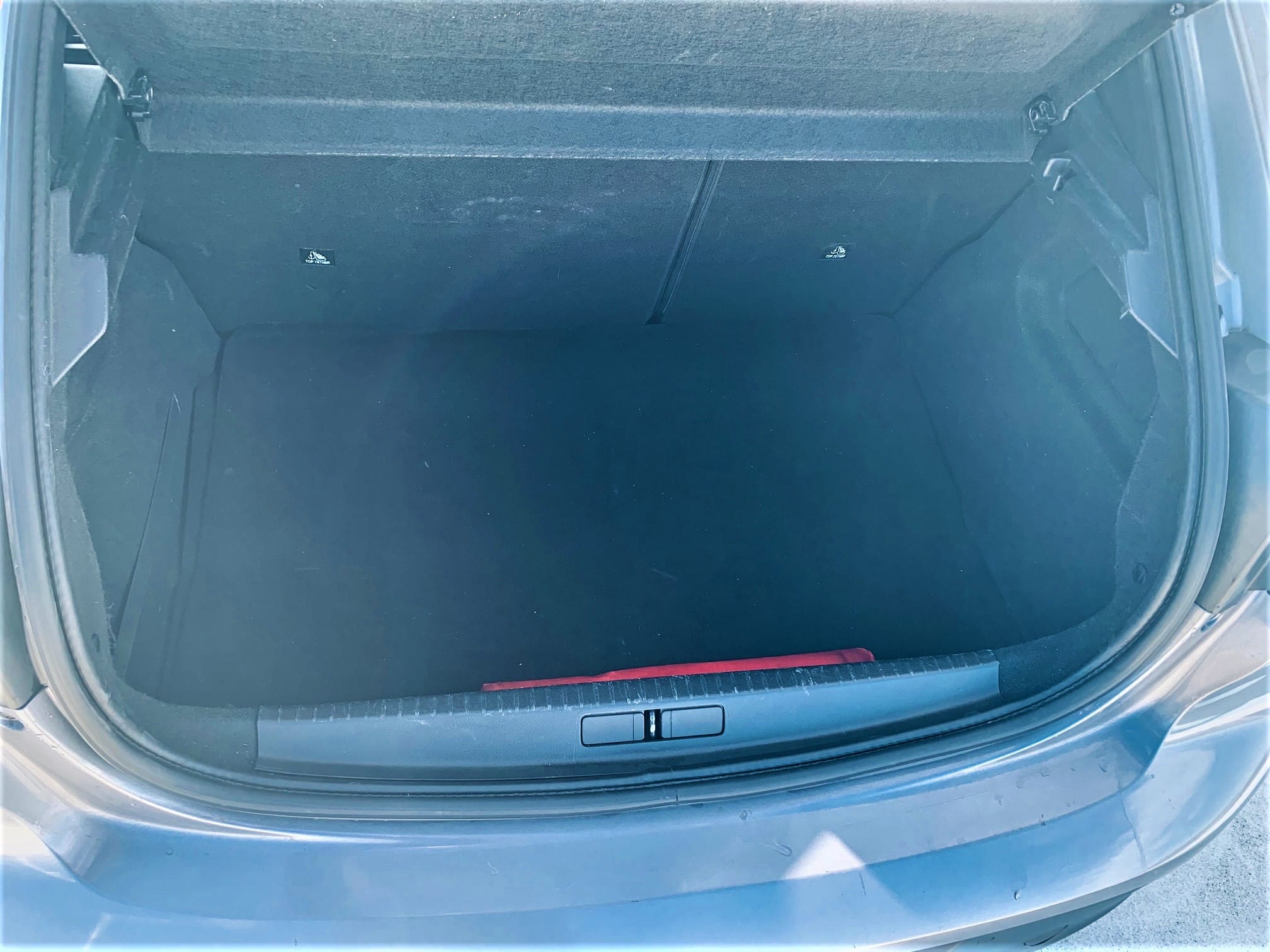 Peugeot 208 II Active clim 5 portes 515 with Audio / iPod input