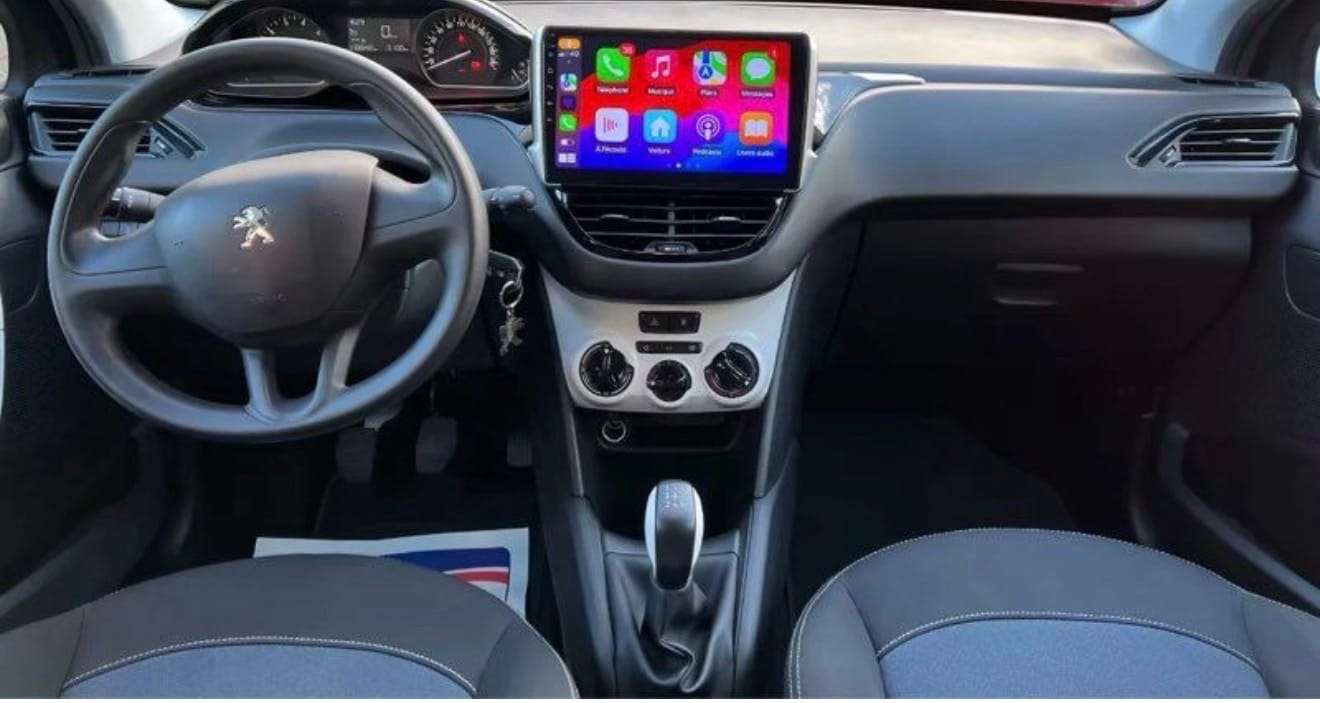 Peugeot 208 avec GPS