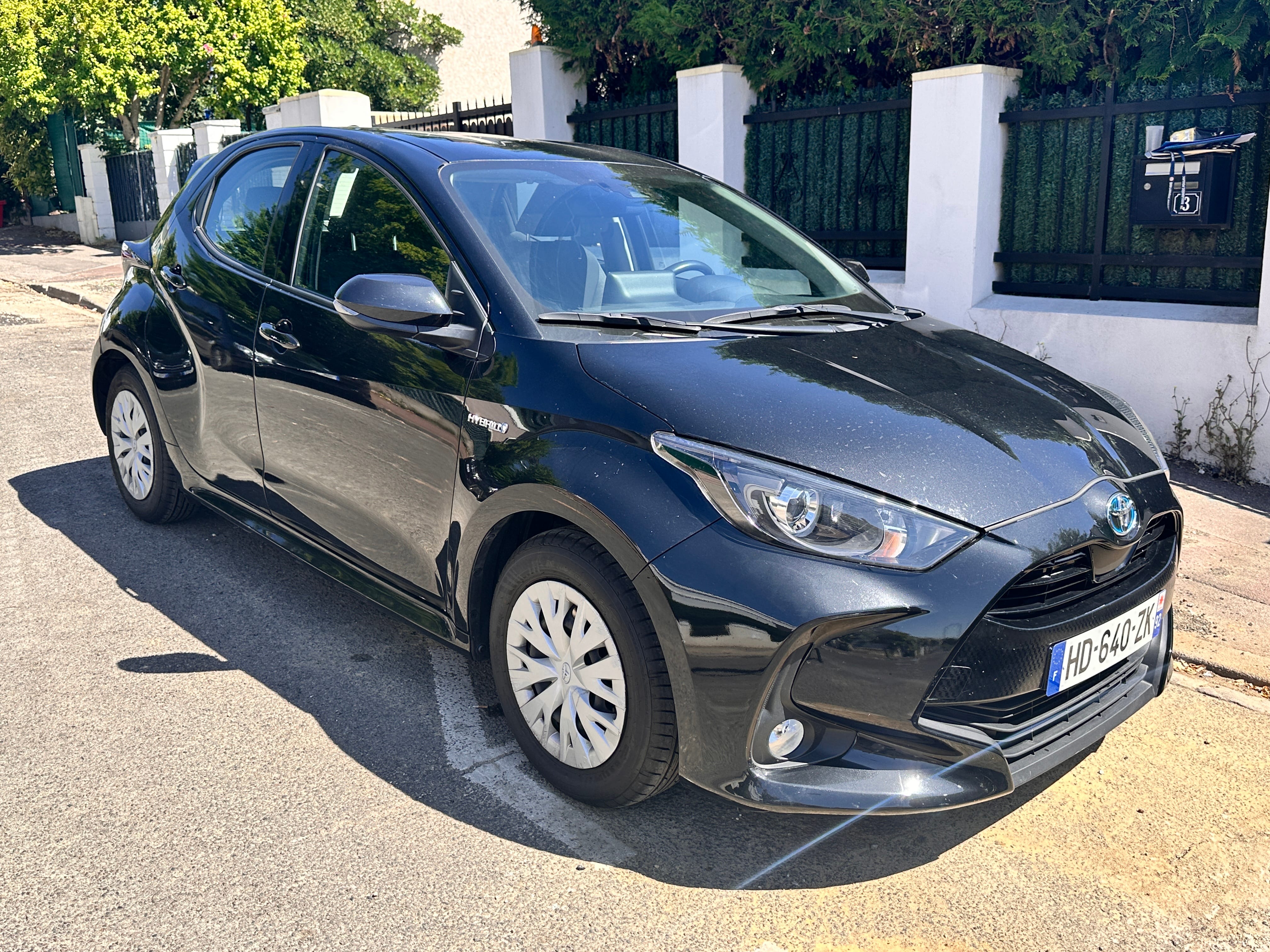 Toyota Yaris Hybride, 2021, Essence 95 / Électrique (hybride), automatique