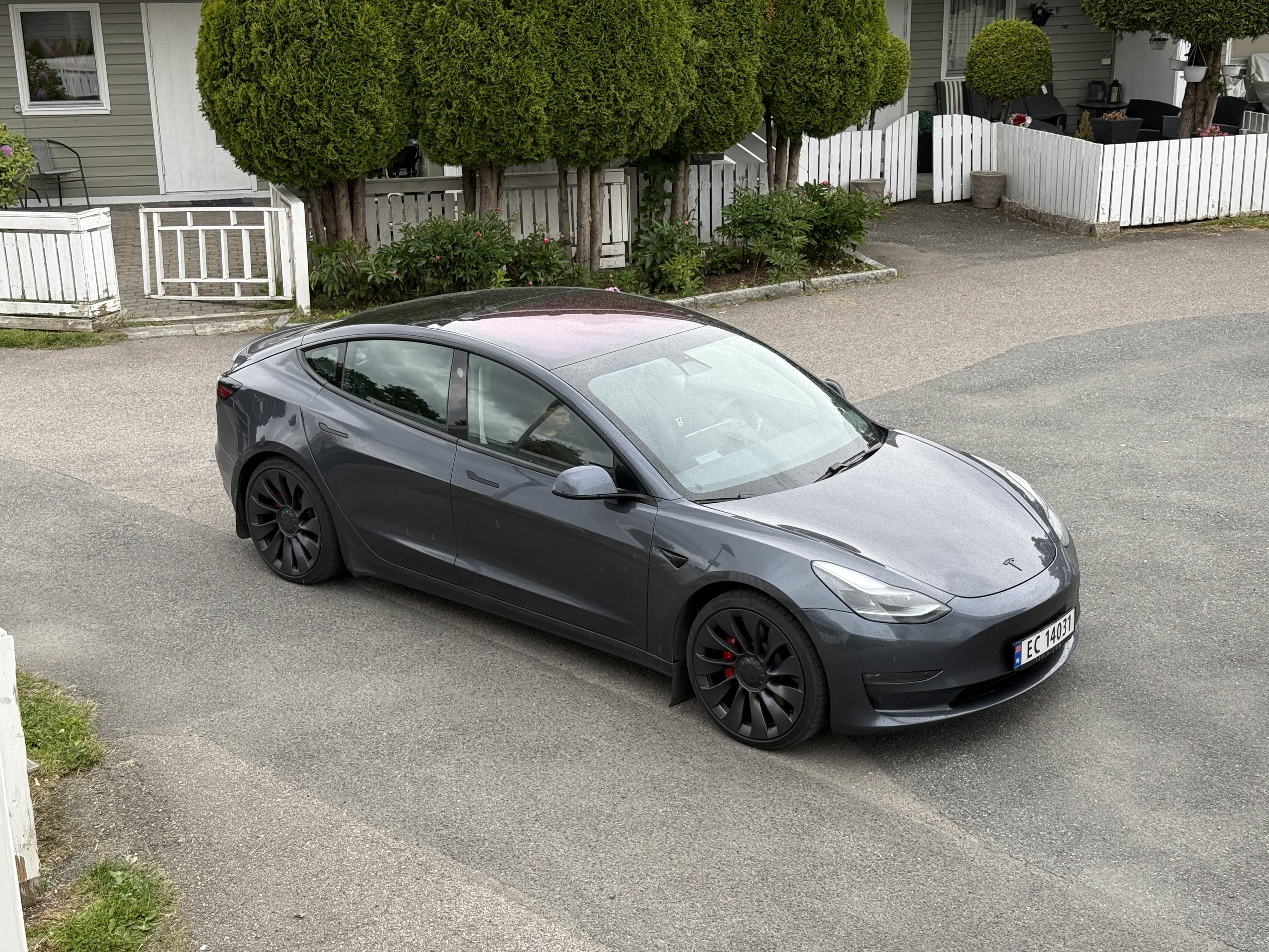 Tesla Model 3 Performance med Aircondition