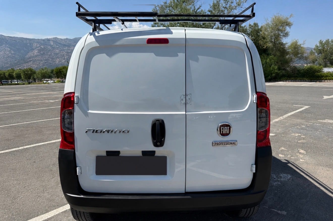 Fiat Fiorino mit Rückfahrkamera