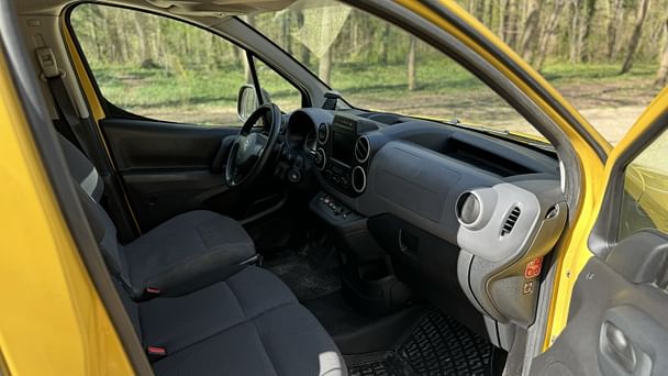 Citroen Berlingo Boîte automatique/ Caméra de recul/ Car Play avec Entrée audio / iPod