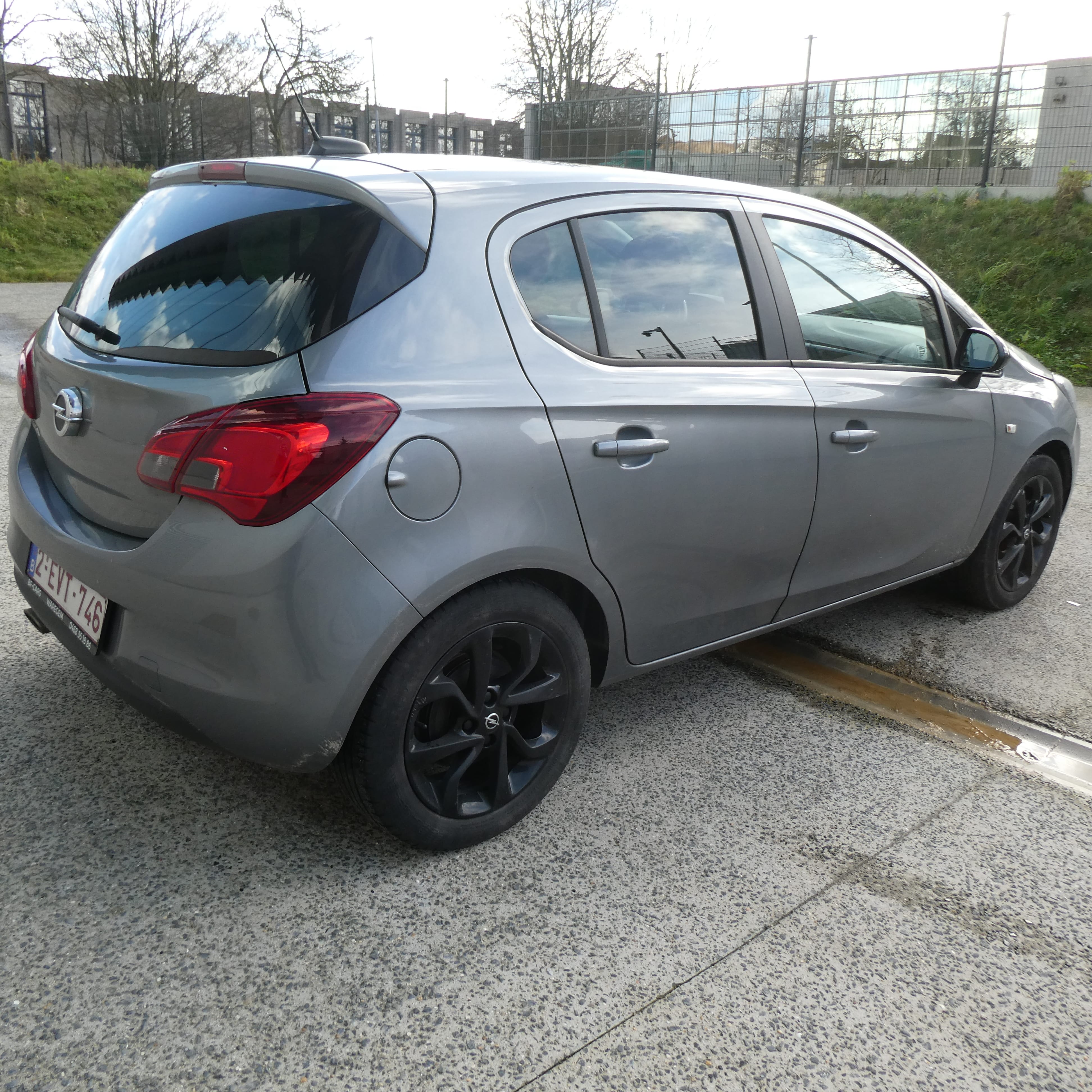 Opel Corsa : 5d - Euro 6b + Crit'air 1 - Manueel avec Climatisation