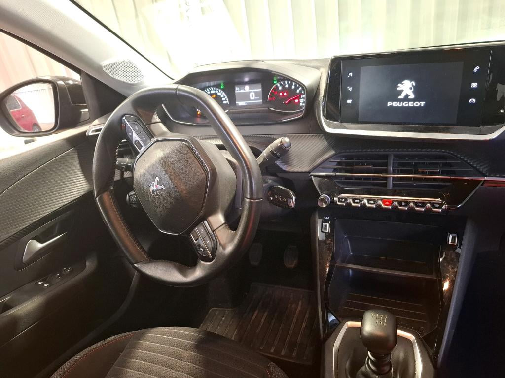 Peugeot 208 avec GPS