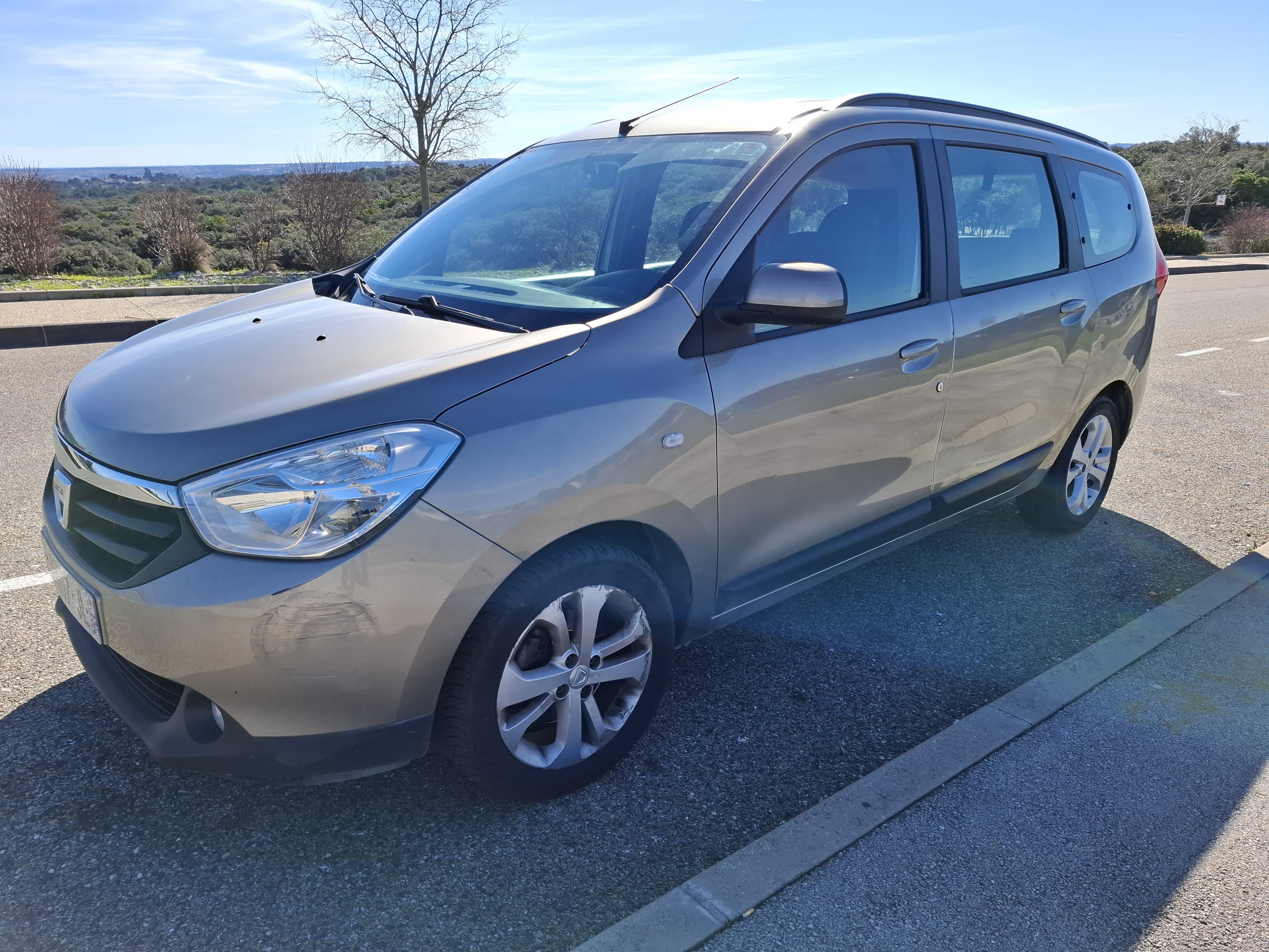Dacia Lodgy, 2013, Essence 98, 7 places