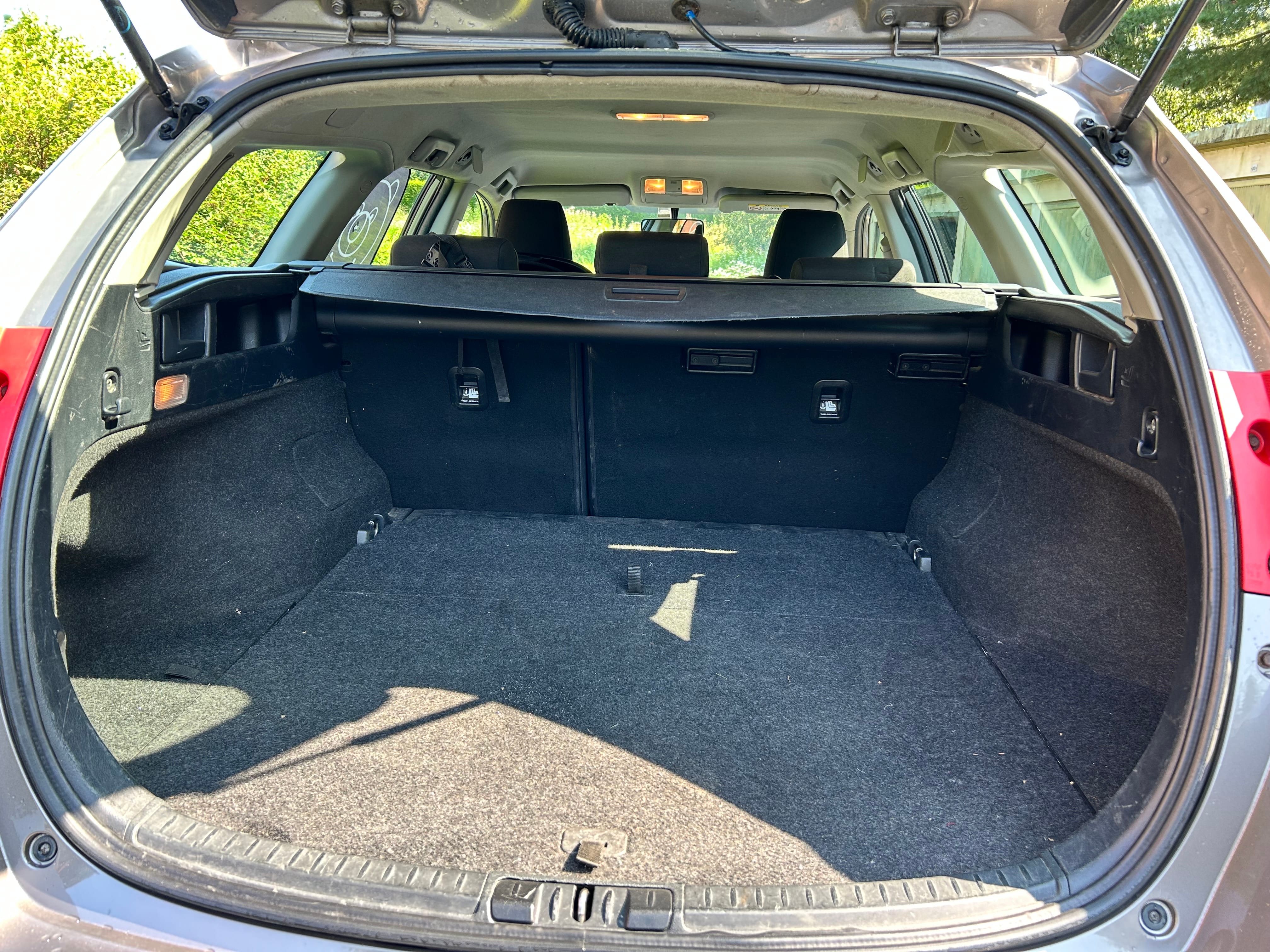 Toyota Auris Stasjonsvogn mit Kindersitz