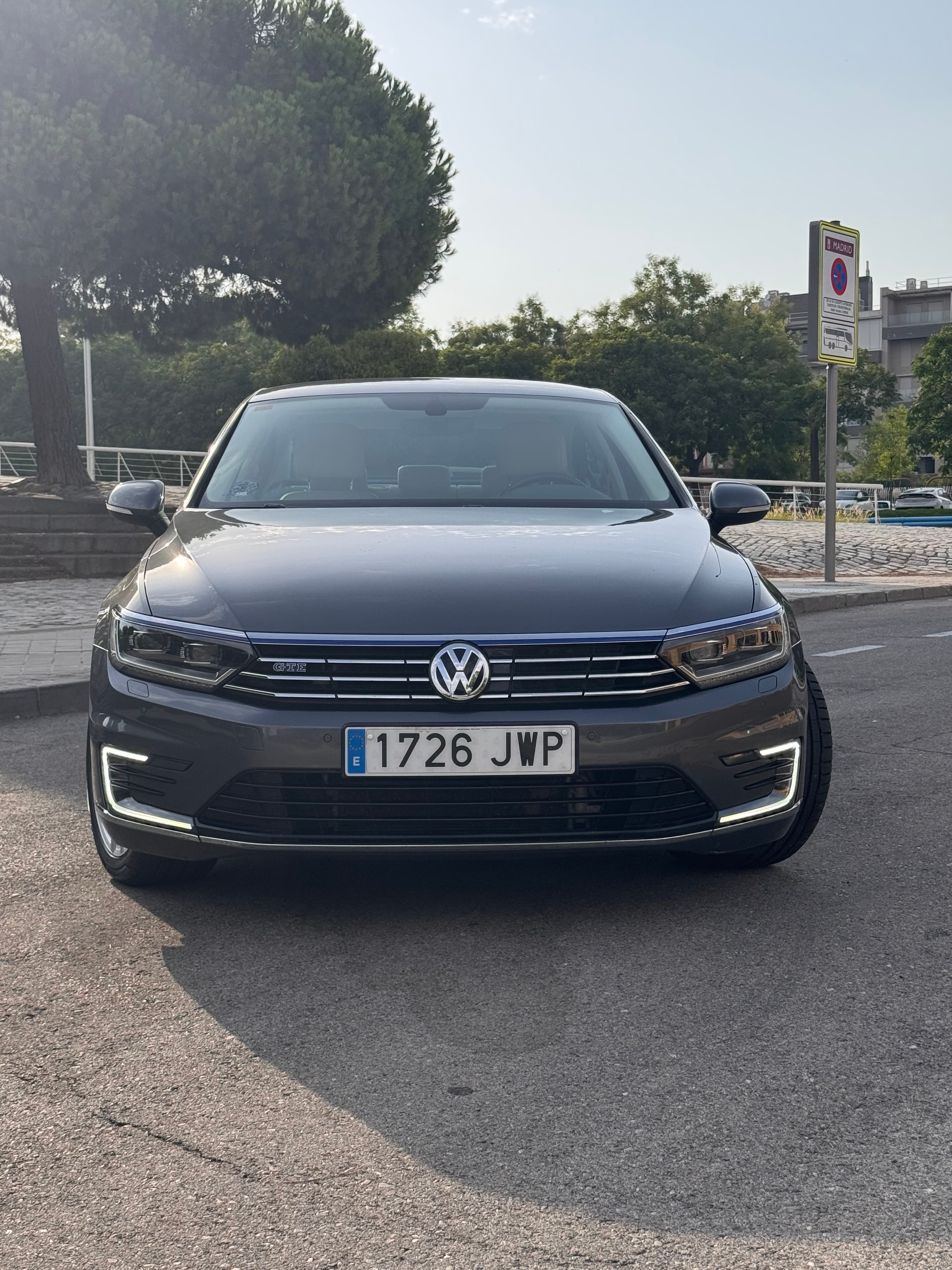 Volkswagen Passat GTE con Control de velocidad