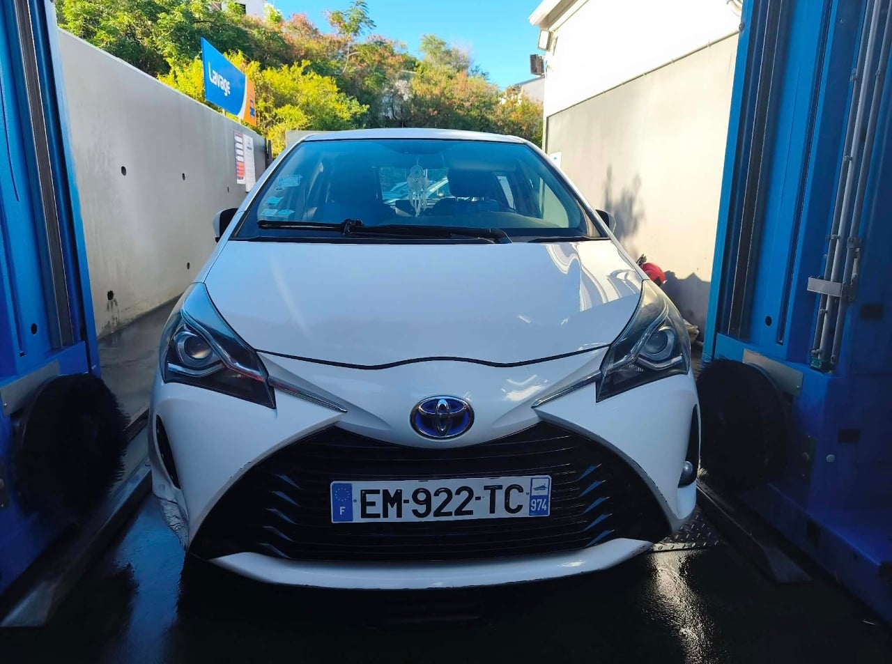 Toyota Yaris Hybride, 2017, Essence 95 / Électrique (hybride), automatique